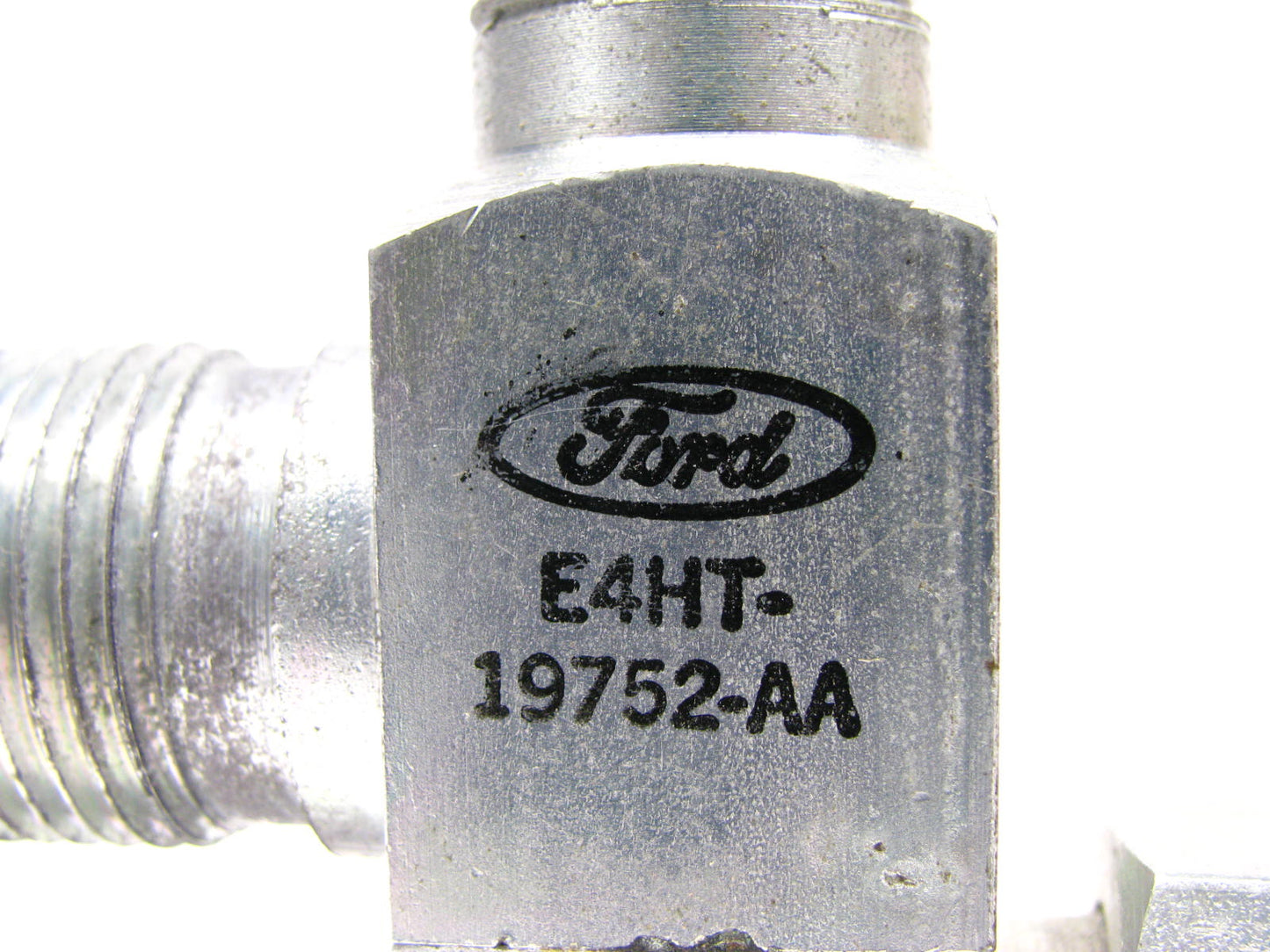 NEW UNBOXED E4HT-19752-AA A/C Compressor Valve 1984-1990 Ford Heavy Duty Truck