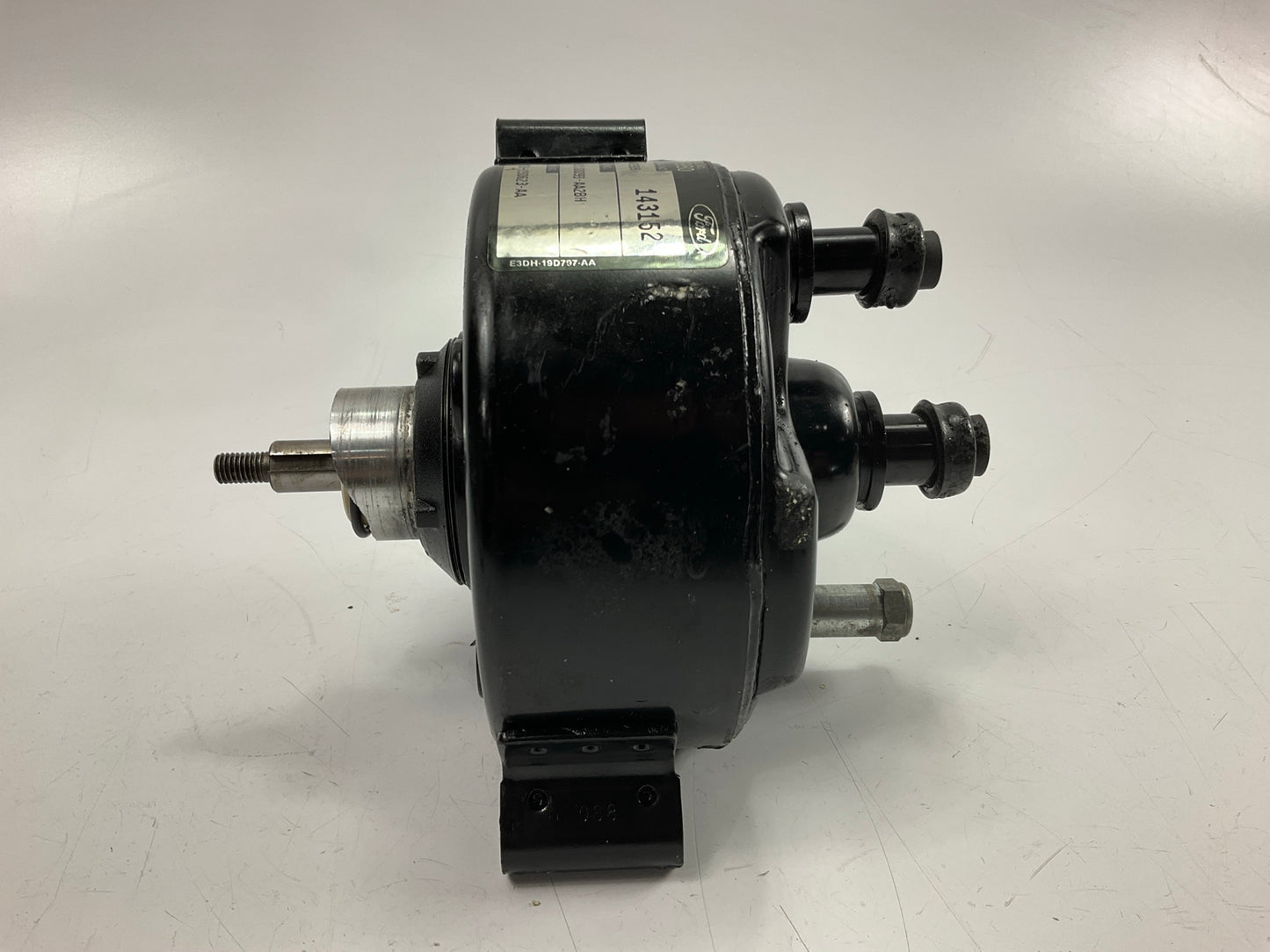 DAMAGED CORE - E4SH-19D623-AA HR980 A/C Compressor - SEE PHOTOS