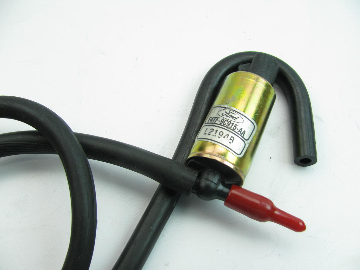 NEW OUT OF BOX- OEM Ford E4TF-9C915-AA Vapor Canister Purge Valve W/ Vacuum Hose