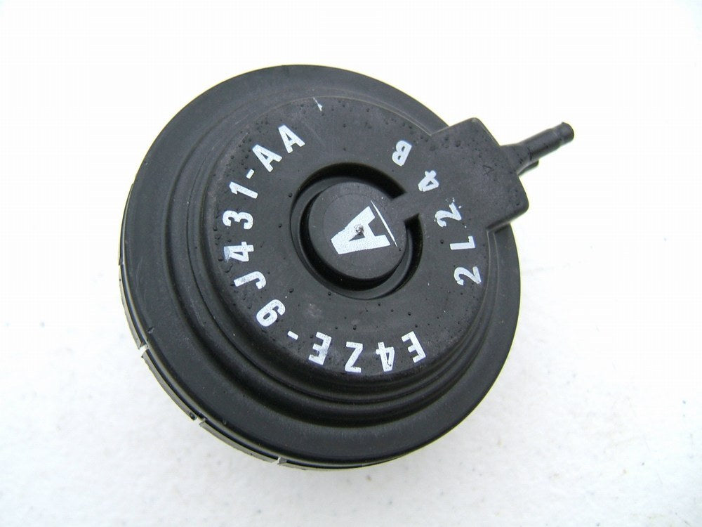 NEW - OUT OF BOX E4ZE-9J431-AA EGR Vacuum Valve Solenoid - 1984-1989 Escort GT
