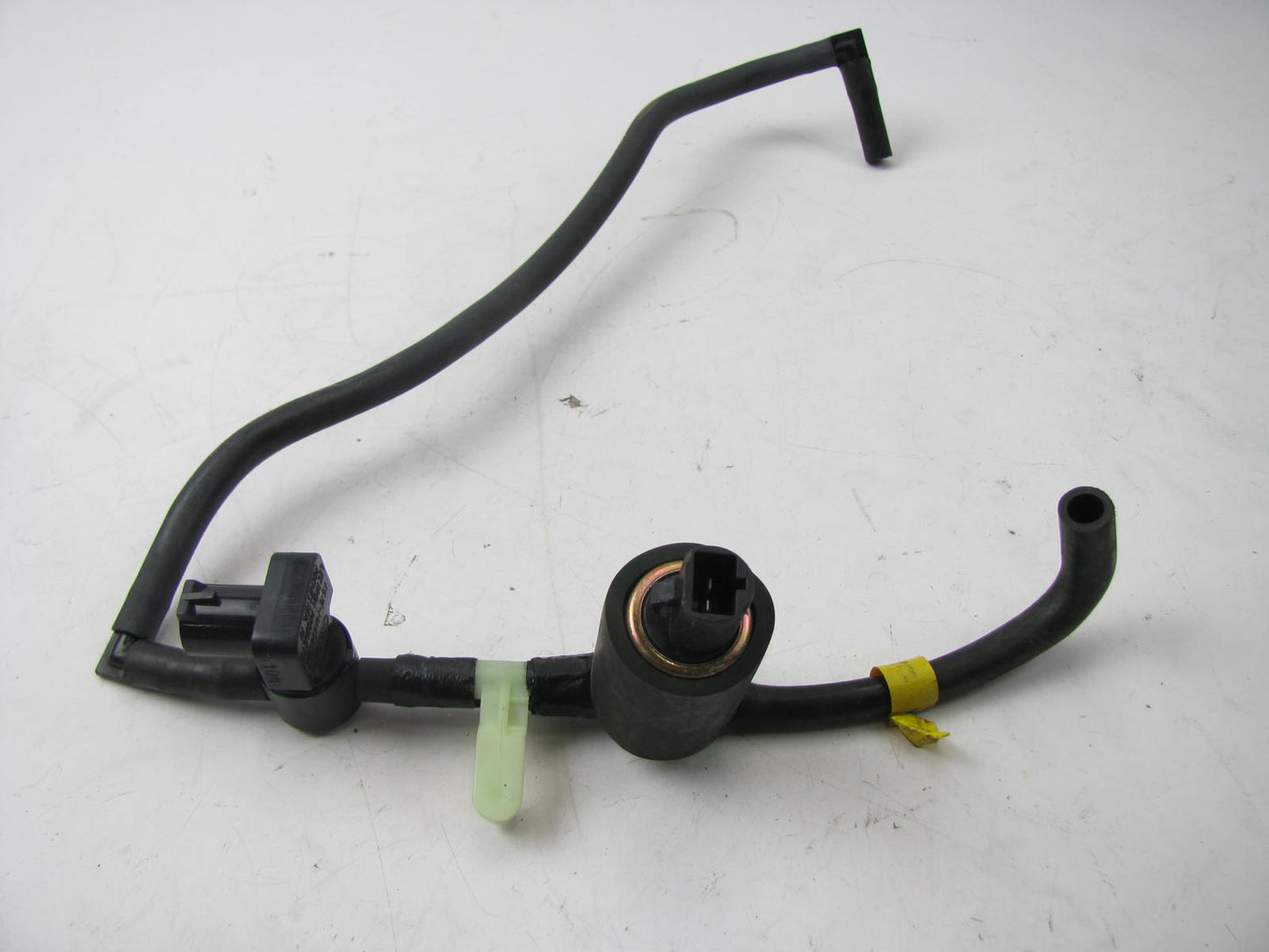 NEW - OUT OF BOX - OEM Ford E4ZF-9C915-AA Vapor Canister Purge Valve & Hose Tube