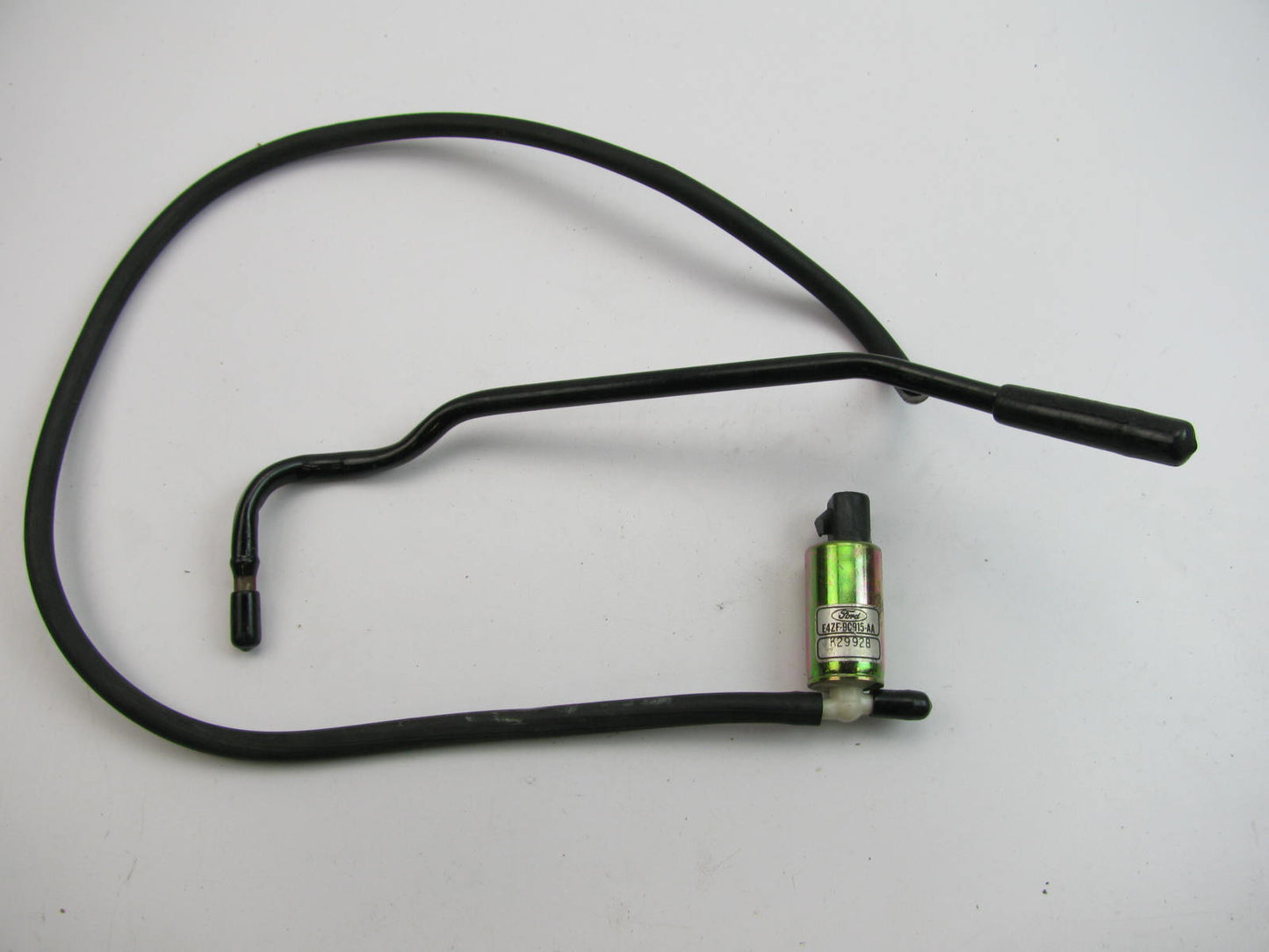 NEW - OUT OF BOX - OEM Ford E4ZF-9C915-AA Vapor Canister Purge Valve W/ Hose