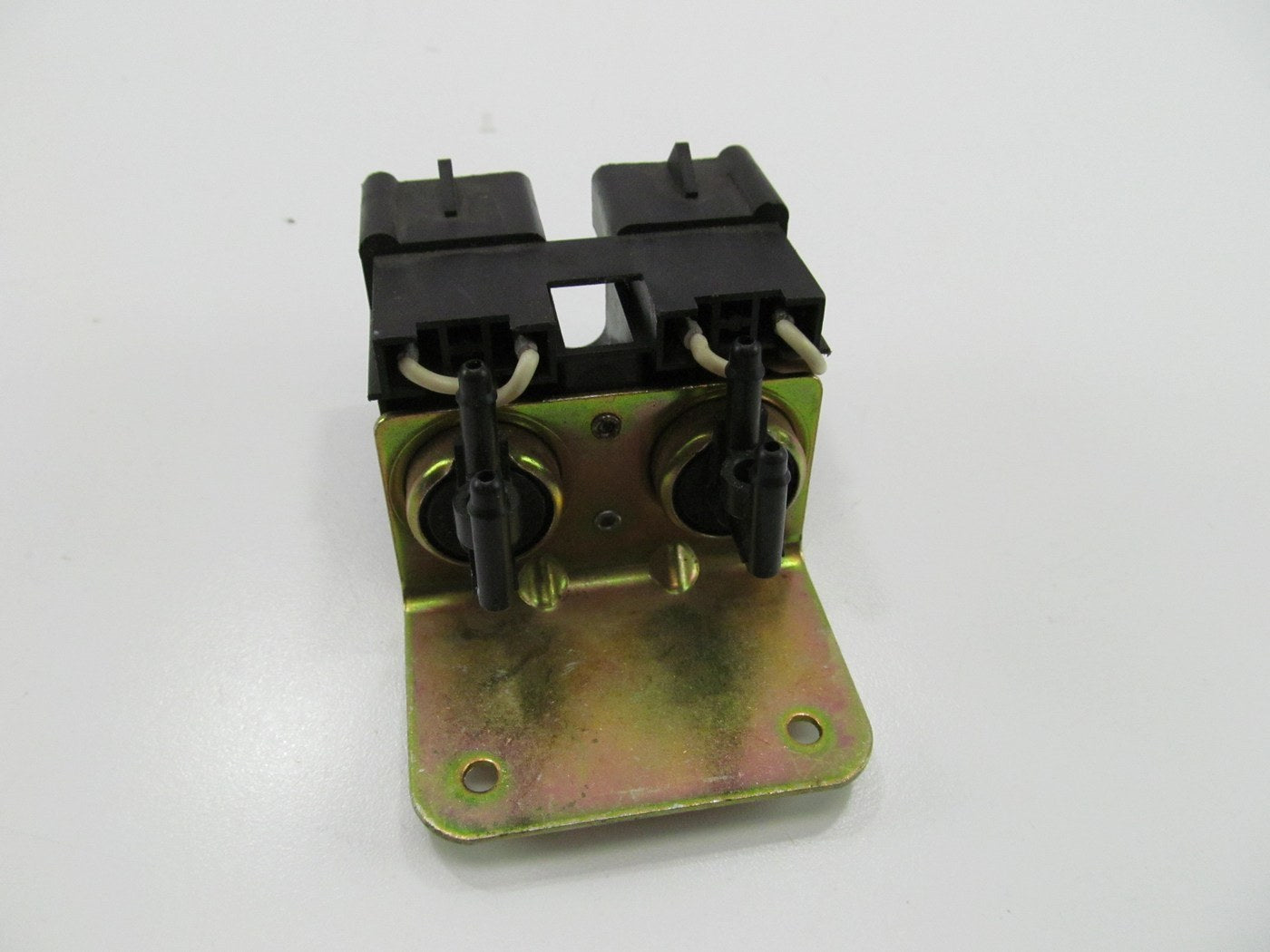 NEW UNBOXED OEM Ford E57E-9D474-B3A EGR Vacuum Solenoid Valve E5TZ-9D474-B