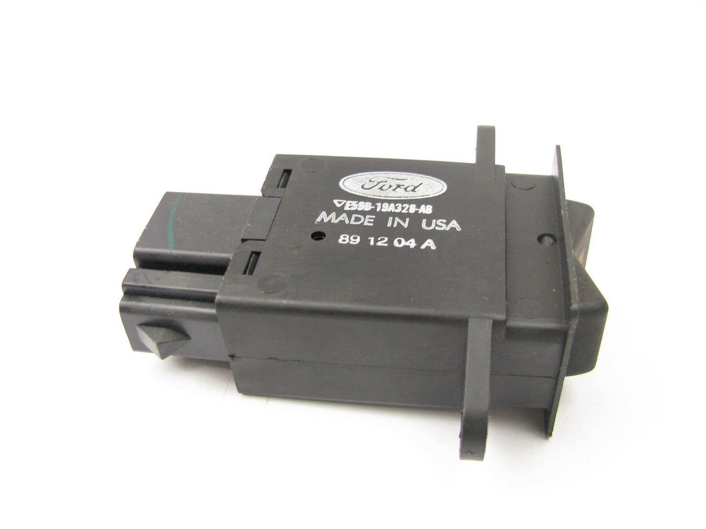 NEW - OUT OF BOX - OEM 86-91 Aerostar E59B-19A328-AB Rear Window Defrost Switch