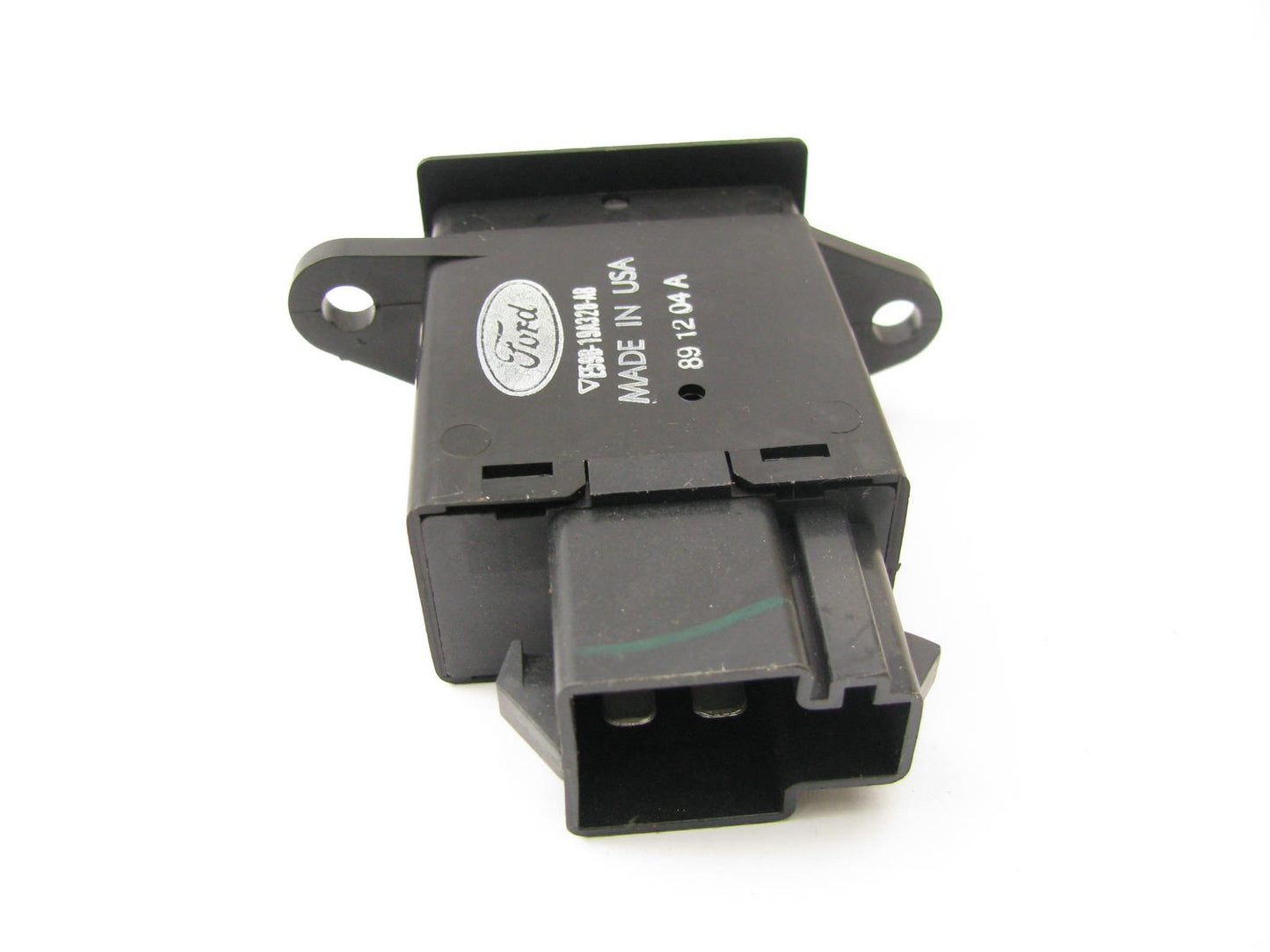 NEW - OUT OF BOX - OEM 86-91 Aerostar E59B-19A328-AB Rear Window Defrost Switch