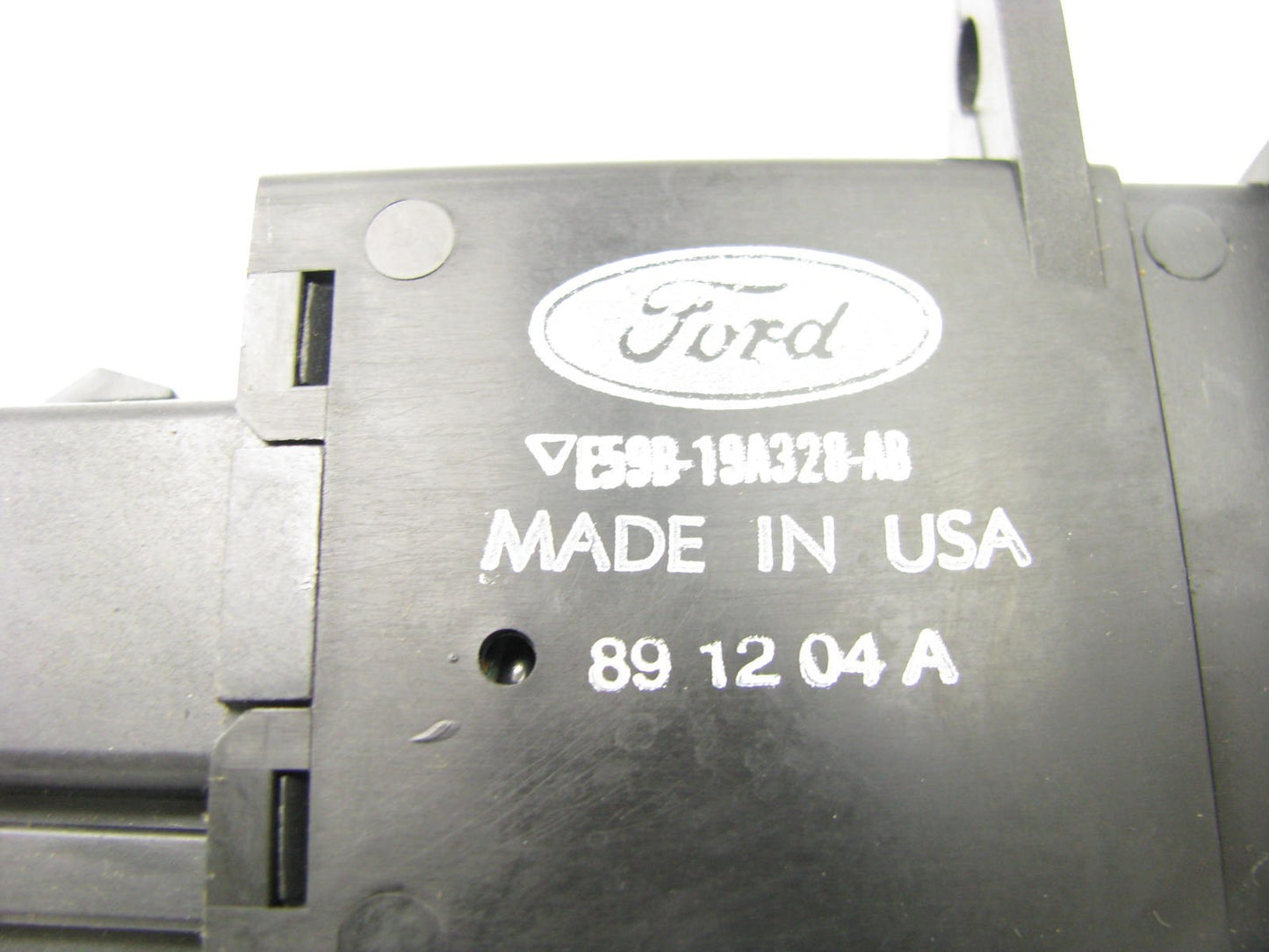 NEW - OUT OF BOX - OEM 86-91 Aerostar E59B-19A328-AB Rear Window Defrost Switch