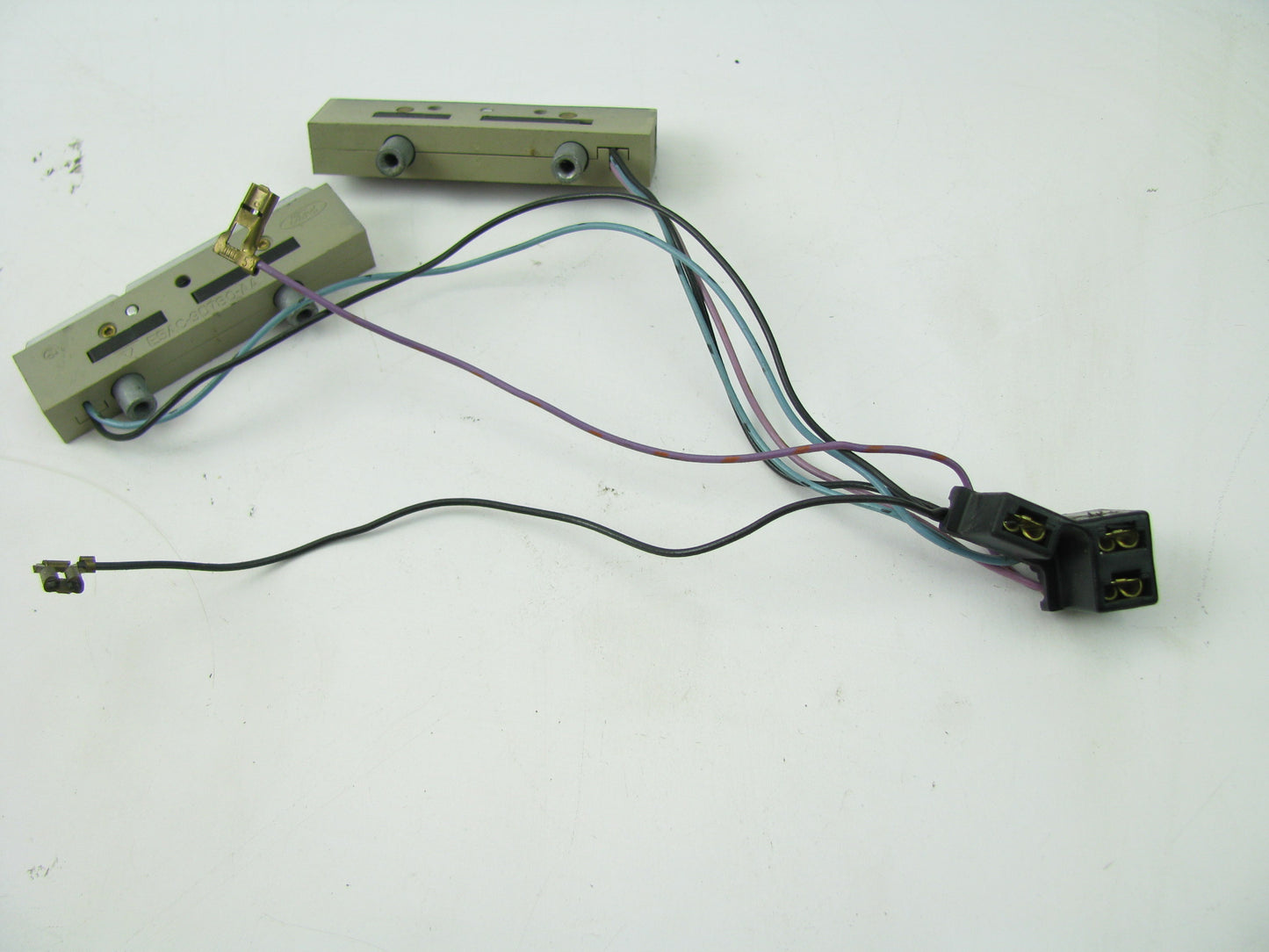 NEW - OUT OF BOX - GENUINE OEM Ford E5AC-9D780-AA Cruise Control Switch