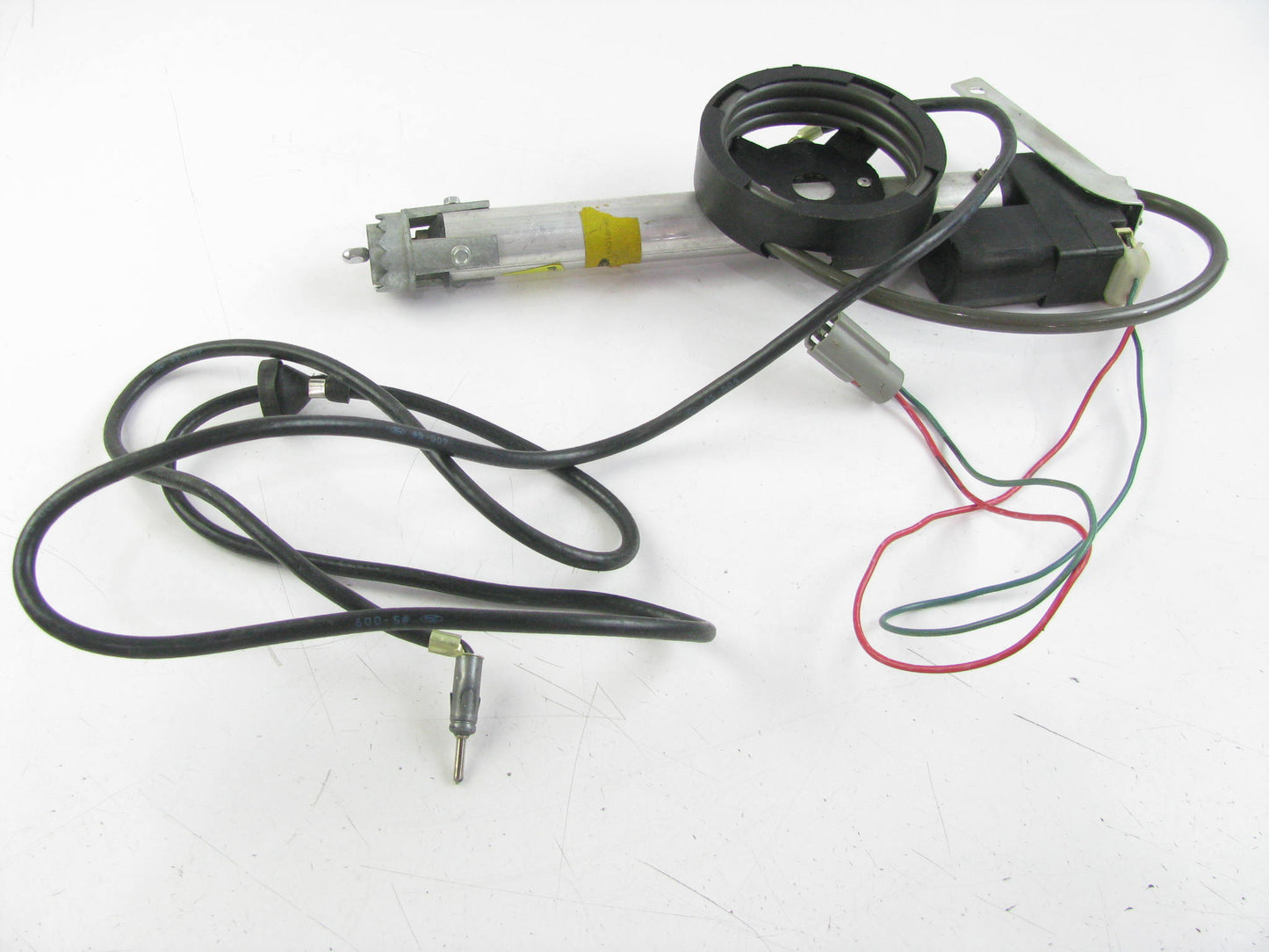 NEW - UNBOXED FORD E5AF-19A018-AB Fender Mounted Mini Antenna 1985 LTD