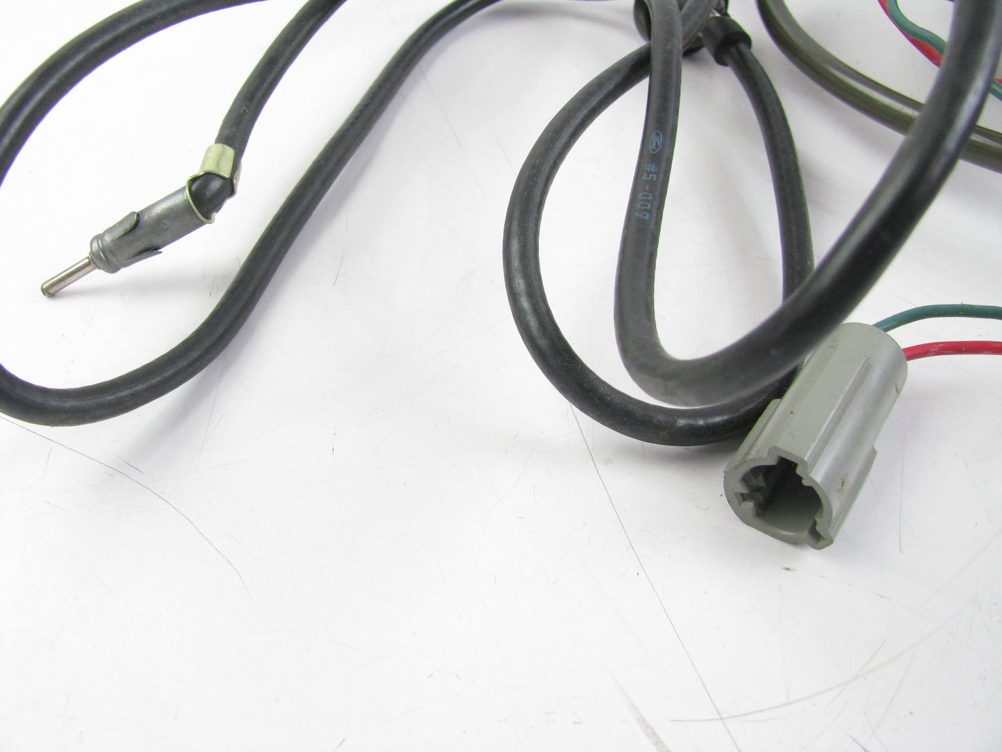 NEW - UNBOXED FORD E5AF-19A018-AB Fender Mounted Mini Antenna 1985 LTD