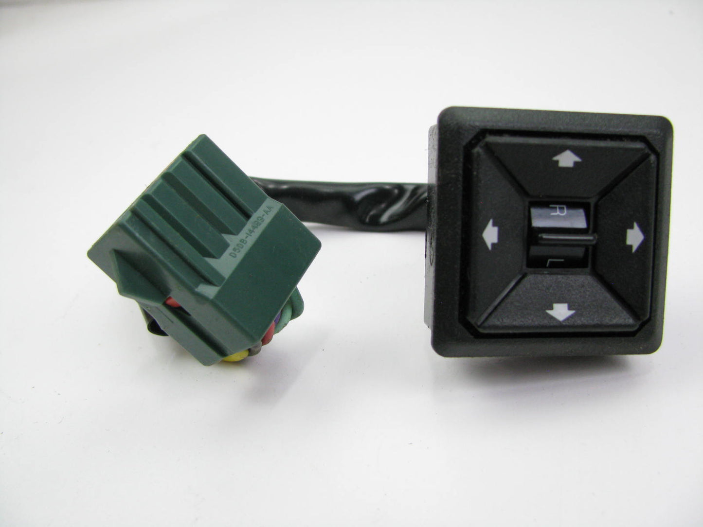 NEW - OUT OF BOX - OEM Ford E5DB-17B676-BB Mirror Adjust Switch 1985-1988 T-bird