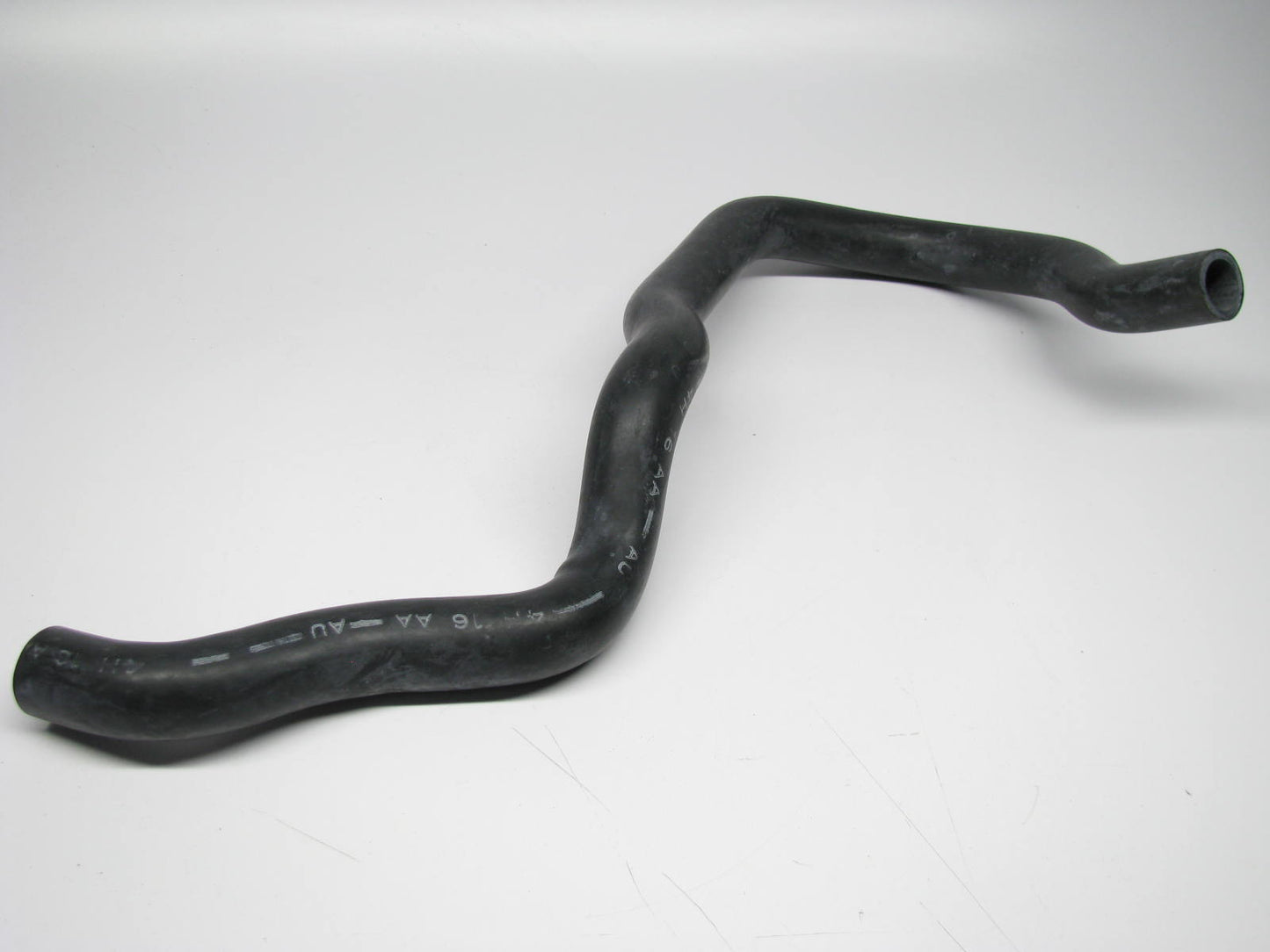 NEW - UNBOXED FORD E5HE-9B458-CB Exhaust Air Pump Inlet Hose 1985-89 370 429-V8