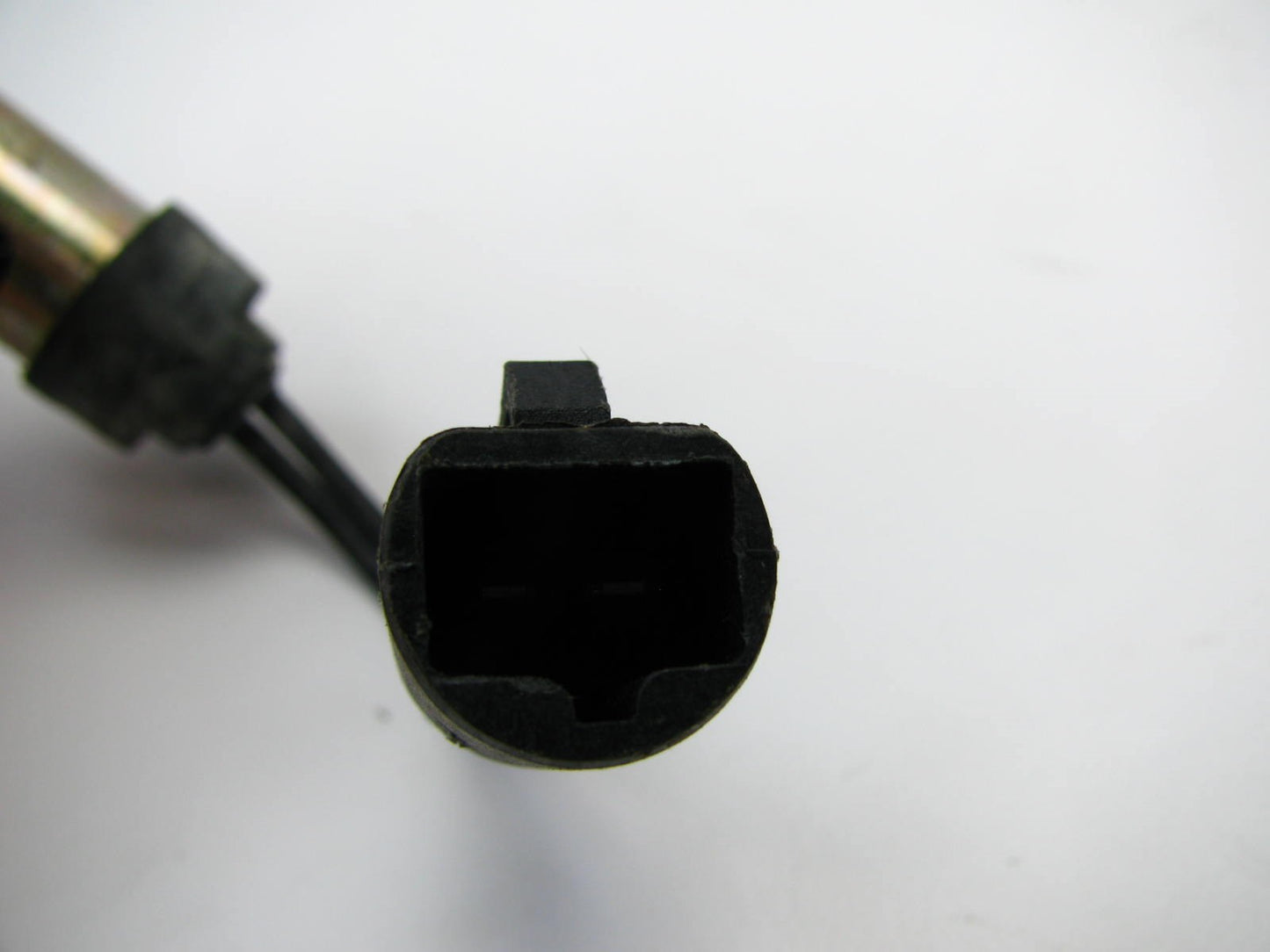 NEW - OUT OF BOX OE Ford E5TE-9B982-AA Carburetor Bowl Vent Solenoid Purge Valve