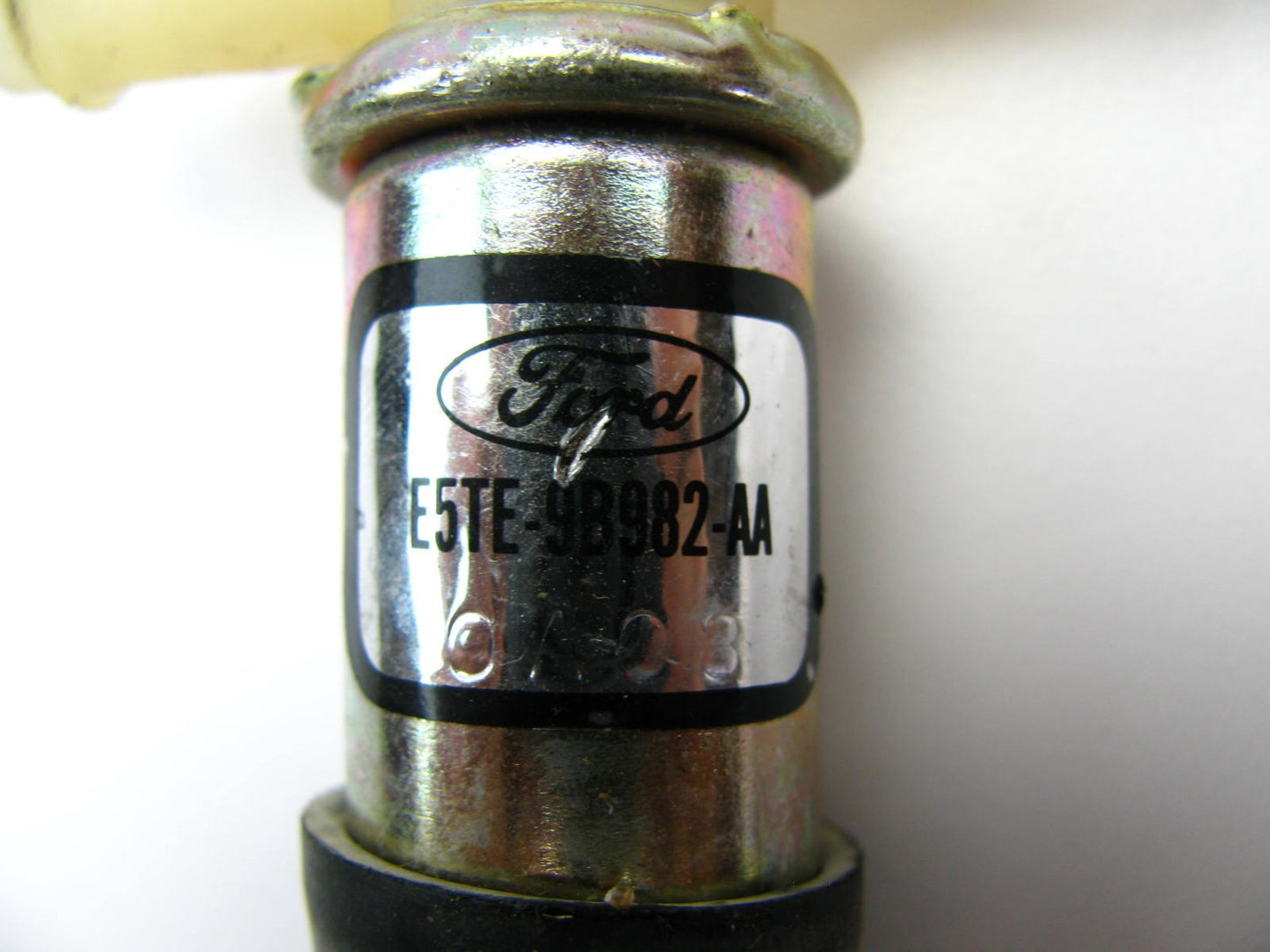 NEW - OUT OF BOX OE Ford E5TE-9B982-AA Carburetor Bowl Vent Solenoid Purge Valve