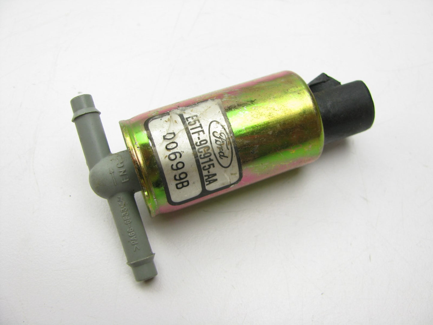NEW - OUT OF BOX - OEM Ford E5TF-9C915-AA Vapor Canister Purge Valve Solenoid