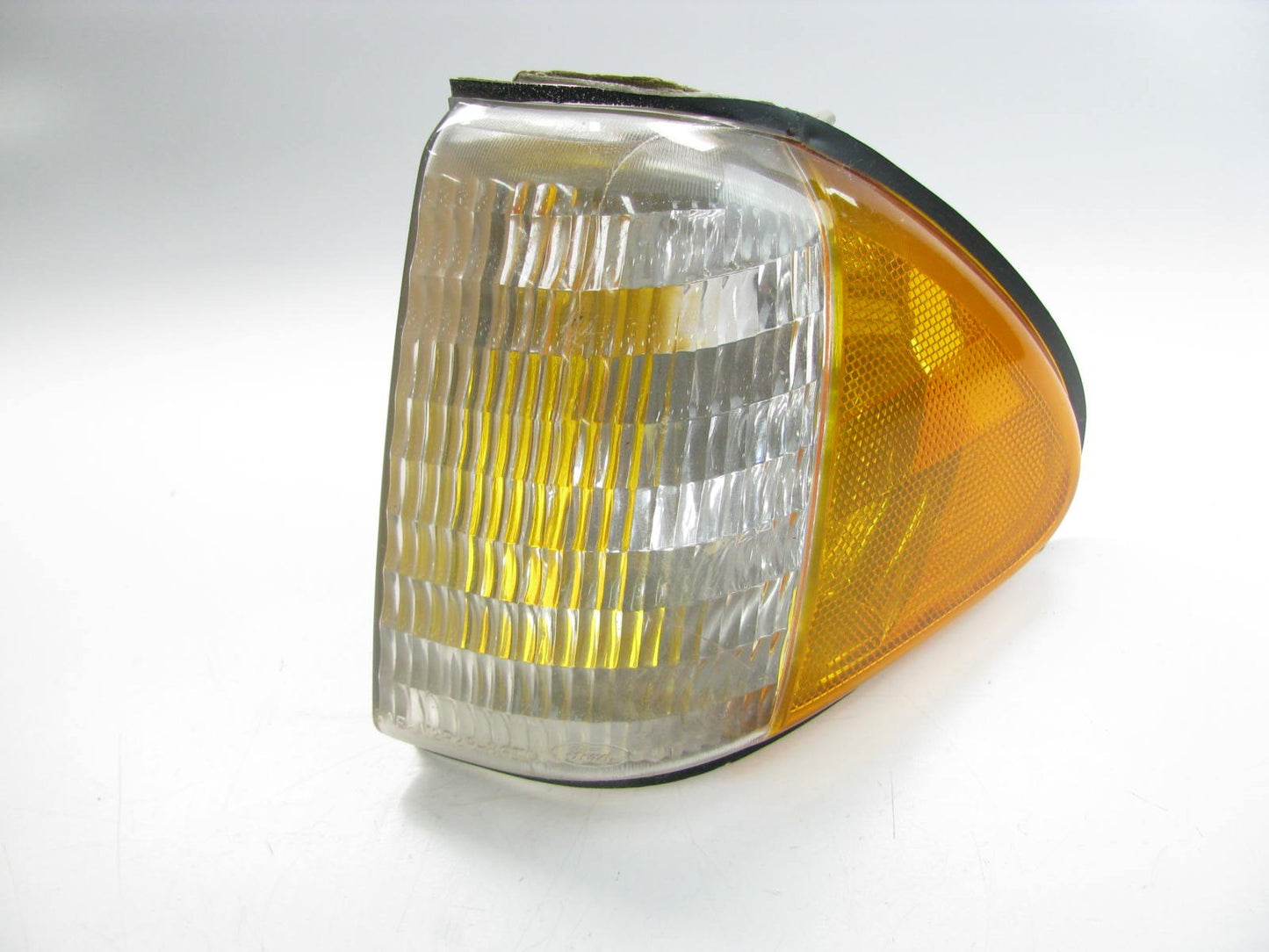 NEW - OUT OF BOX E63Z-13201-A Fromt Left Side Marker Light Lamp 1986-1987 Tempo