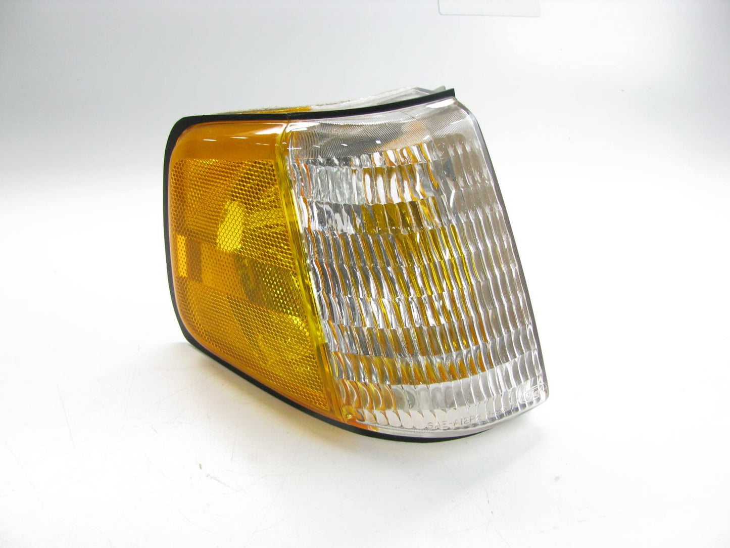 NEW - UNBOXED FORD E66Y-13200-A Front Right Parking Lamp 1986-87 Mercury Topaz