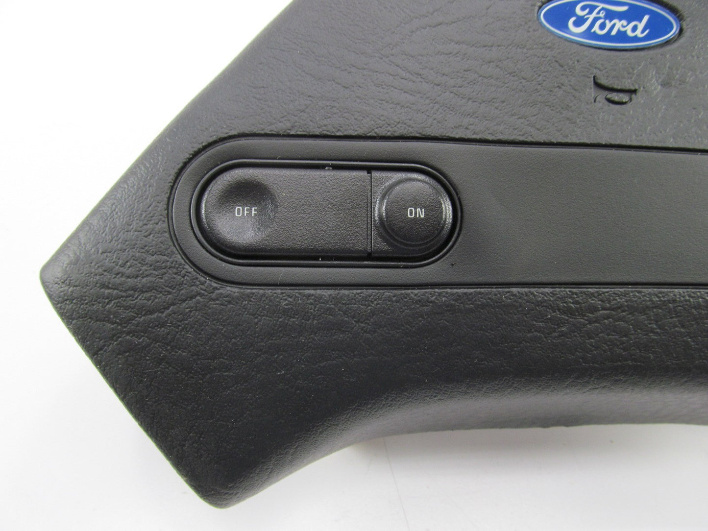 NEW UNBOXED OEM Ford Horn Pad W/ Cruise Control Switch For 1986-88 Taurus Sable