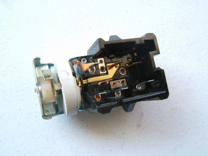NEW - OUT OF BOX - OEM Ford E6EB-11654-AA Headlight Lamp Switch (WITHOUT AUTO)
