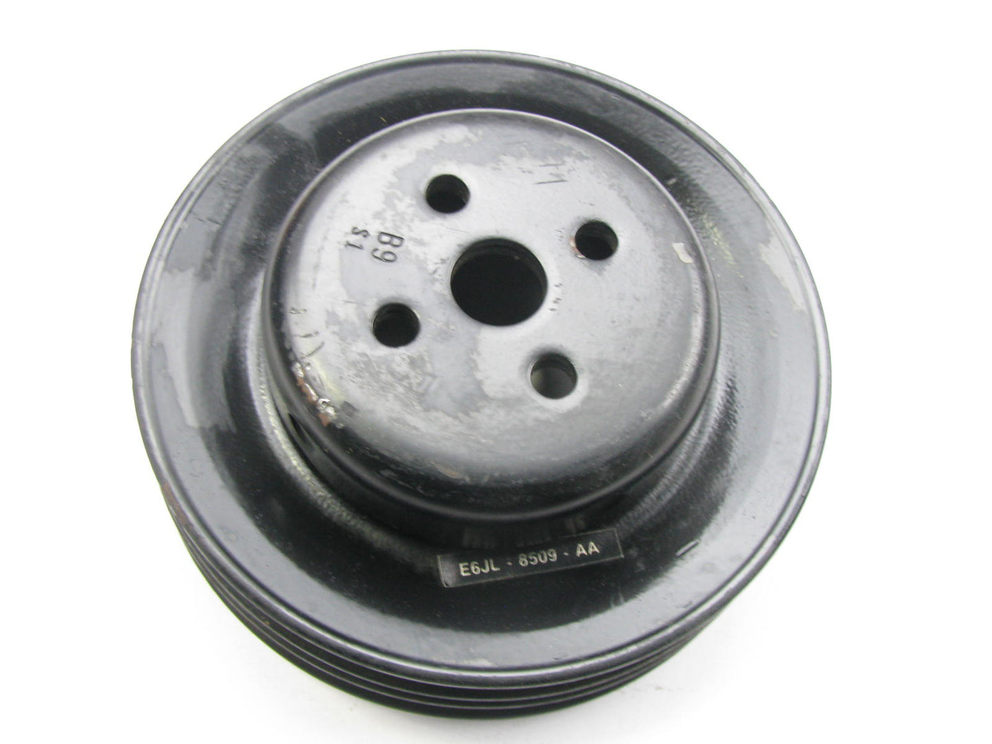 NEW UNBOXED OEM Ford E6JL-8509-AA Water Pump Pulley For VSG 411 413 Industrial