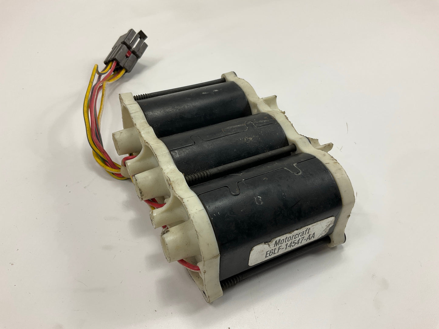 DAMAGED (CHIPPED) E6LF-14547-AA Right Seat Regulator Motor 1986-1987 Continental