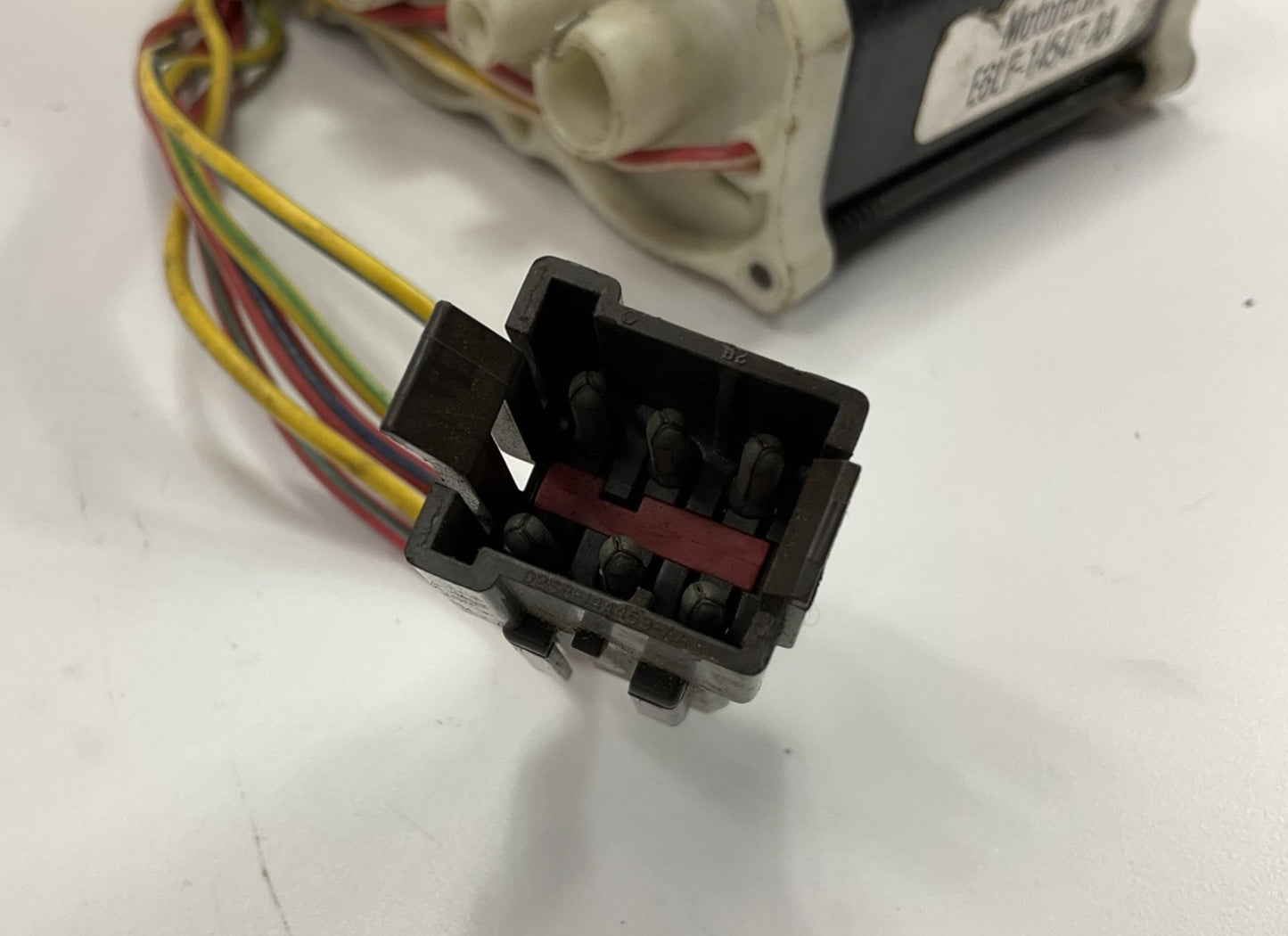 DAMAGED (CHIPPED) E6LF-14547-AA Right Seat Regulator Motor 1986-1987 Continental