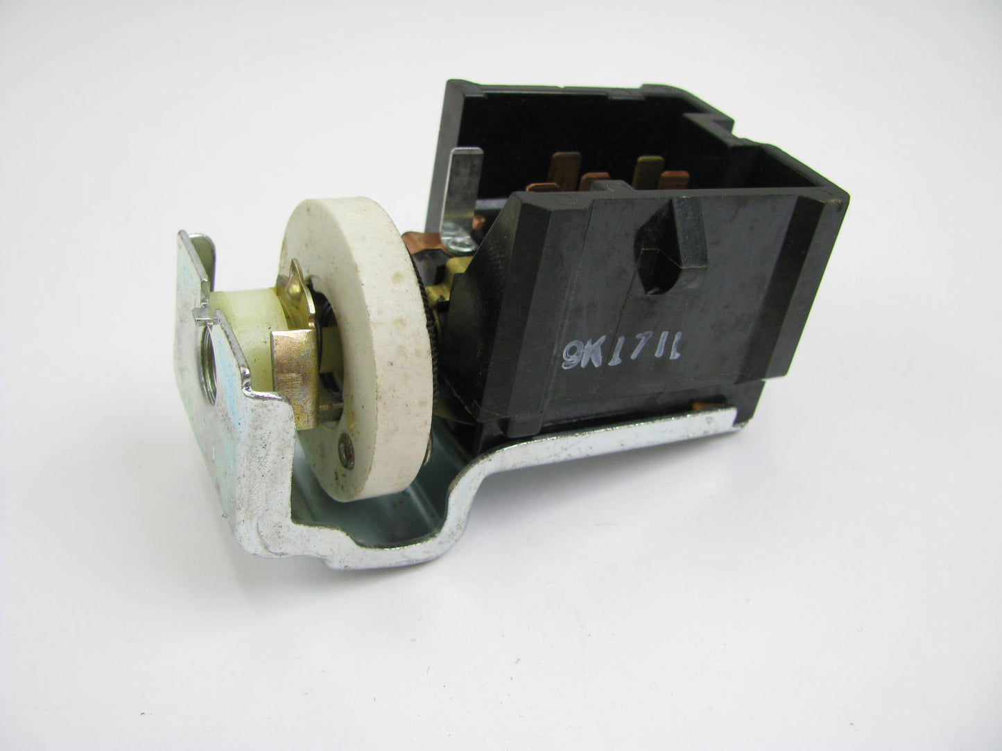 NEW - OUT OF BOX - OEM FORD E77B-11654-AA Headlamp Headlight Switch