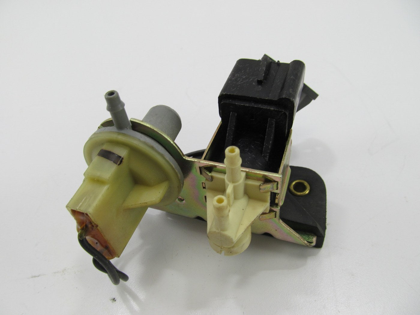 NEW - OUT OF BOX - OEM Ford E77E-9D474-A2B EGR Vacuum Valve Solenoid Switch