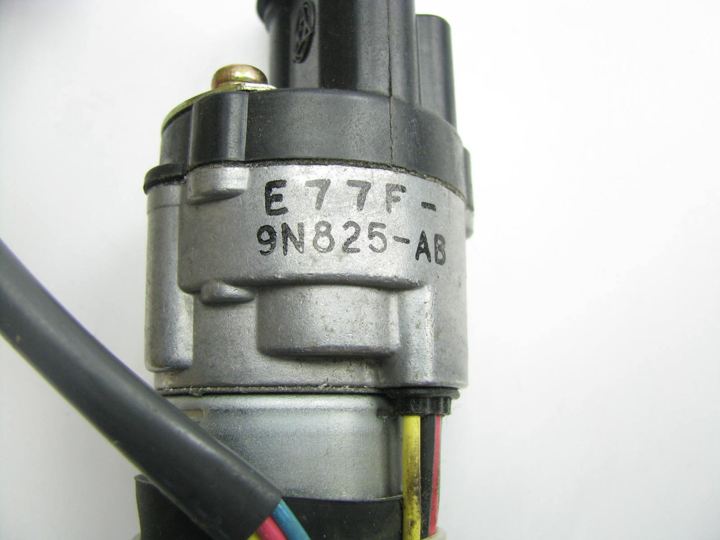 NEW - OUT OF BOX - OEM Ford Ranger 2.0L E77F-9N825-AB Idle Air Control Valve IAC