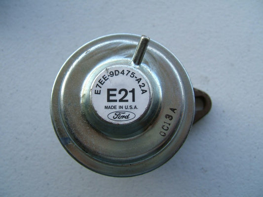 NEW - OUT OF BOX - OEM Ford E7EE-9D475-A2A EGR Valve