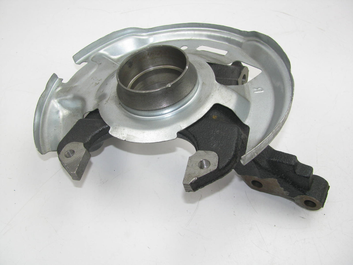 NEW - OUT OF BOX FORD E7GZ-3K185-A Front Right Steering Knuckle 1991-1994 Tracer