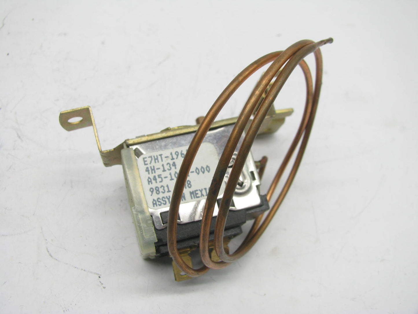 NEW - UNBOXED FORD E7HT-19618 A/C Evaporator Thermostat 1988-1990 L-Series
