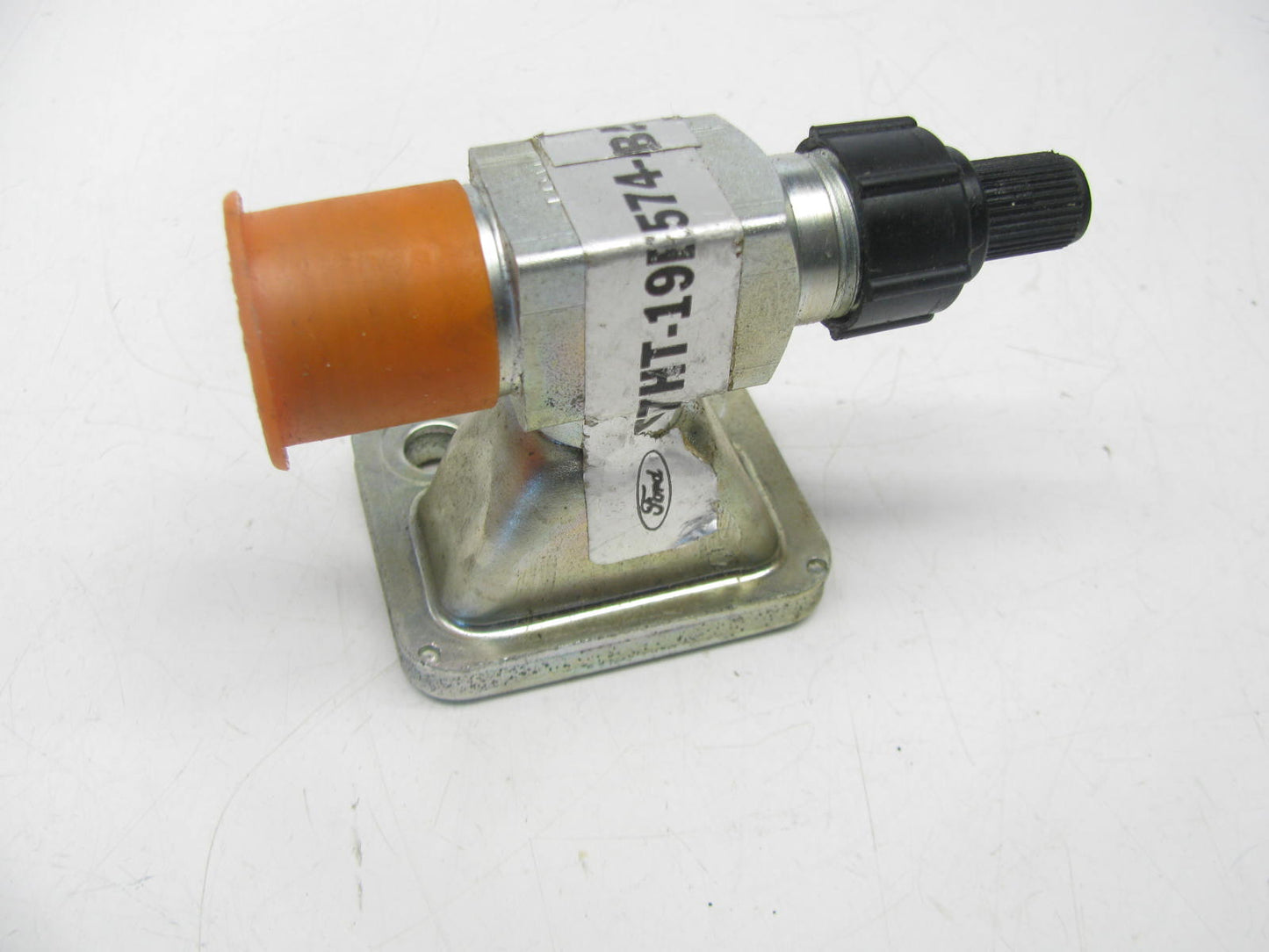 NEW - OUT OF BOX FORD E7HT-19E574-BA A/C High Pressure Valve 84-90 F600/800 FTO