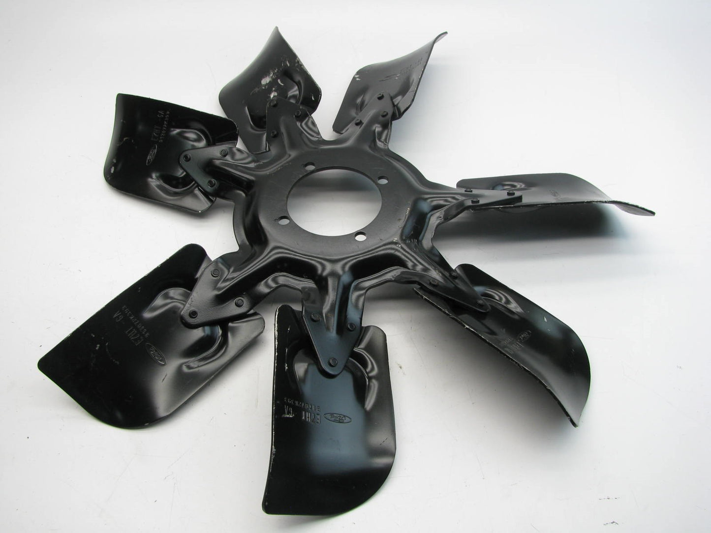 NEW - OUT OF BOX - OEM Ford E7HT-GA Cooling Fan Blade 1987 Ford Heavy Duty Truck