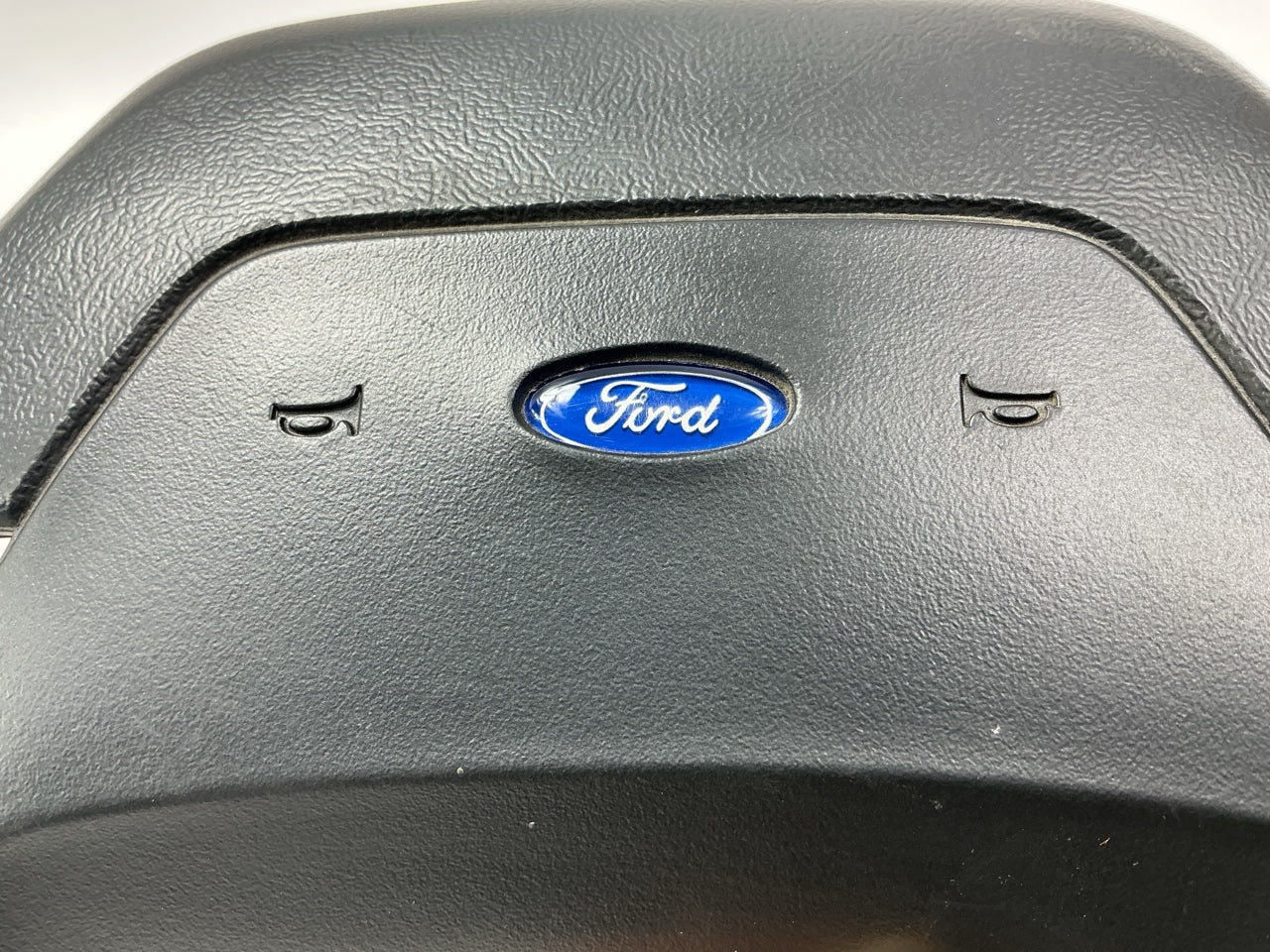 NEW UNBOXED OEM Ford E7TA-13K802-BWA Truck Horn Pad 87-91 F-150 F-250 F-350