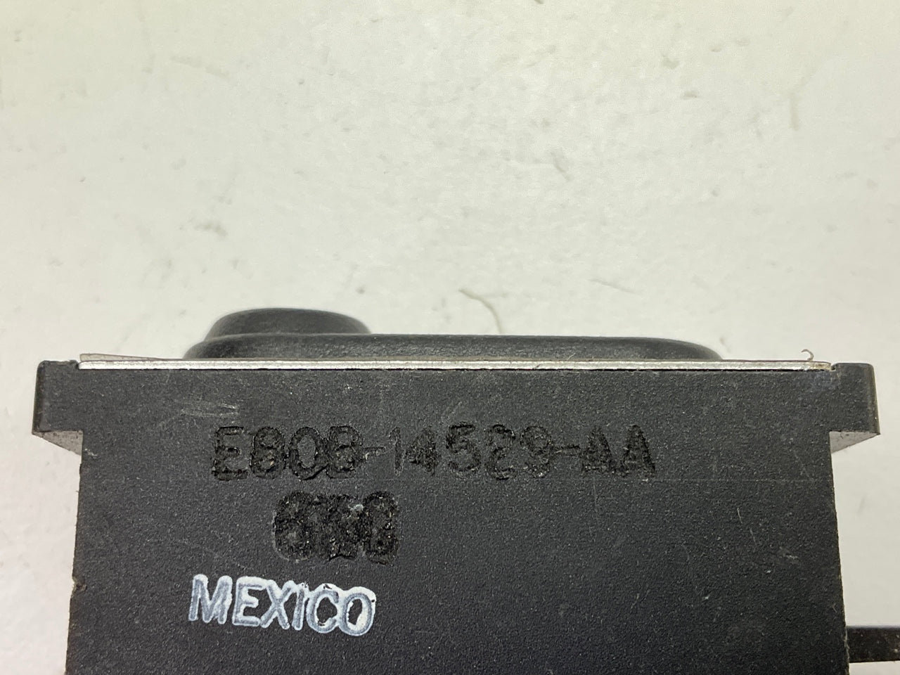 NEW - OUT OF BOX E80B-14529-AA Power Window Switch 1988-1989 Lincoln Continental