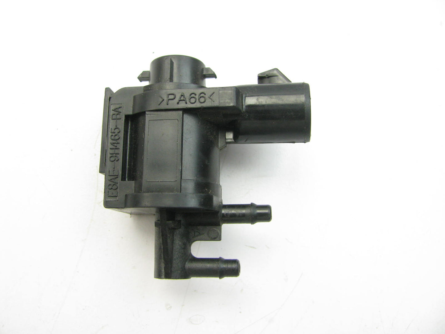 NEW - Out Of Box E8AE-9H465-BA Vacuum Solenoid Valve / Locking Hub Solenoid