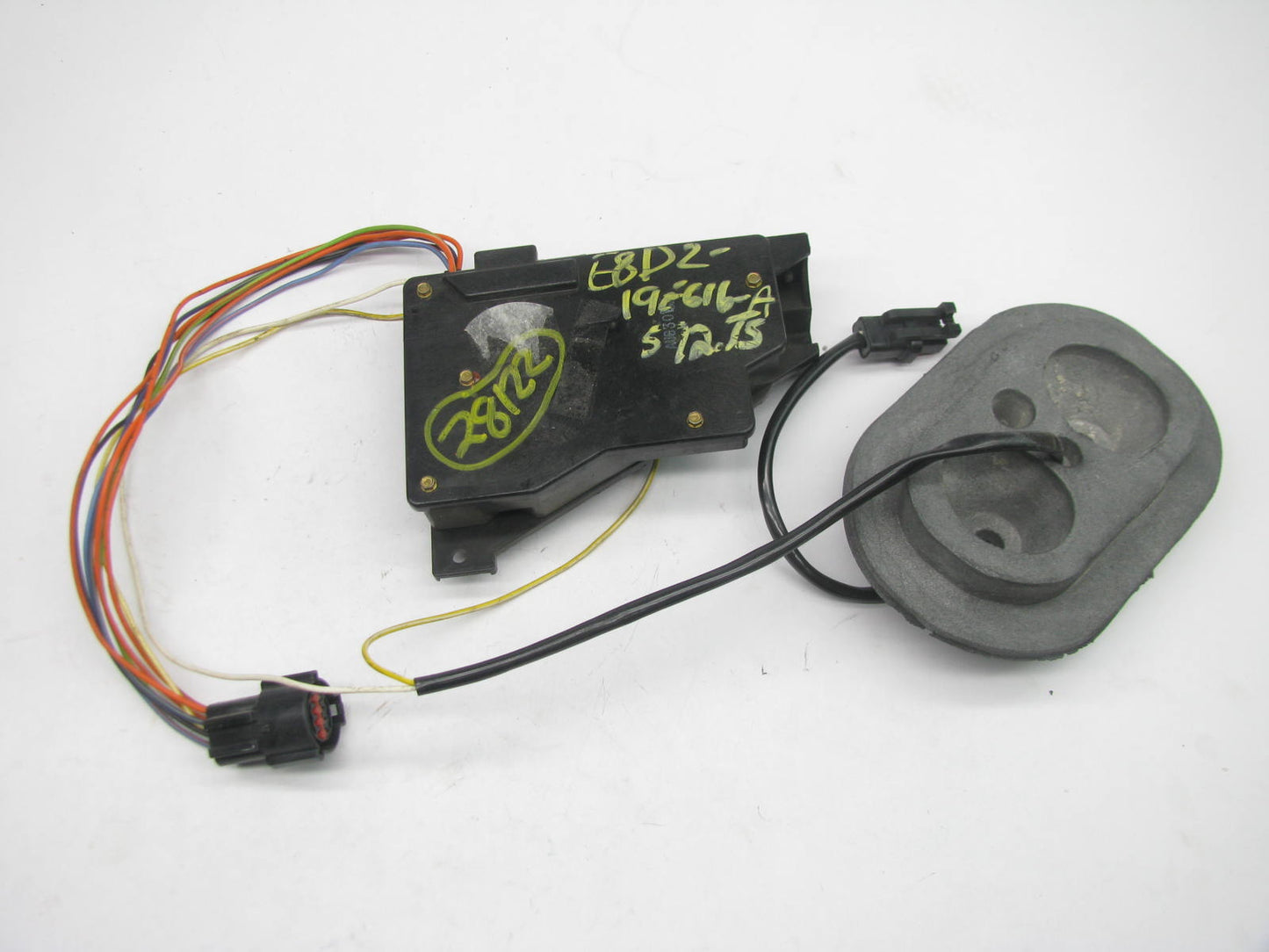 NEW - OUT OF BOX E8DZ-19E616-A Heater Blend Door Actuator & Harness 1988 Taurus