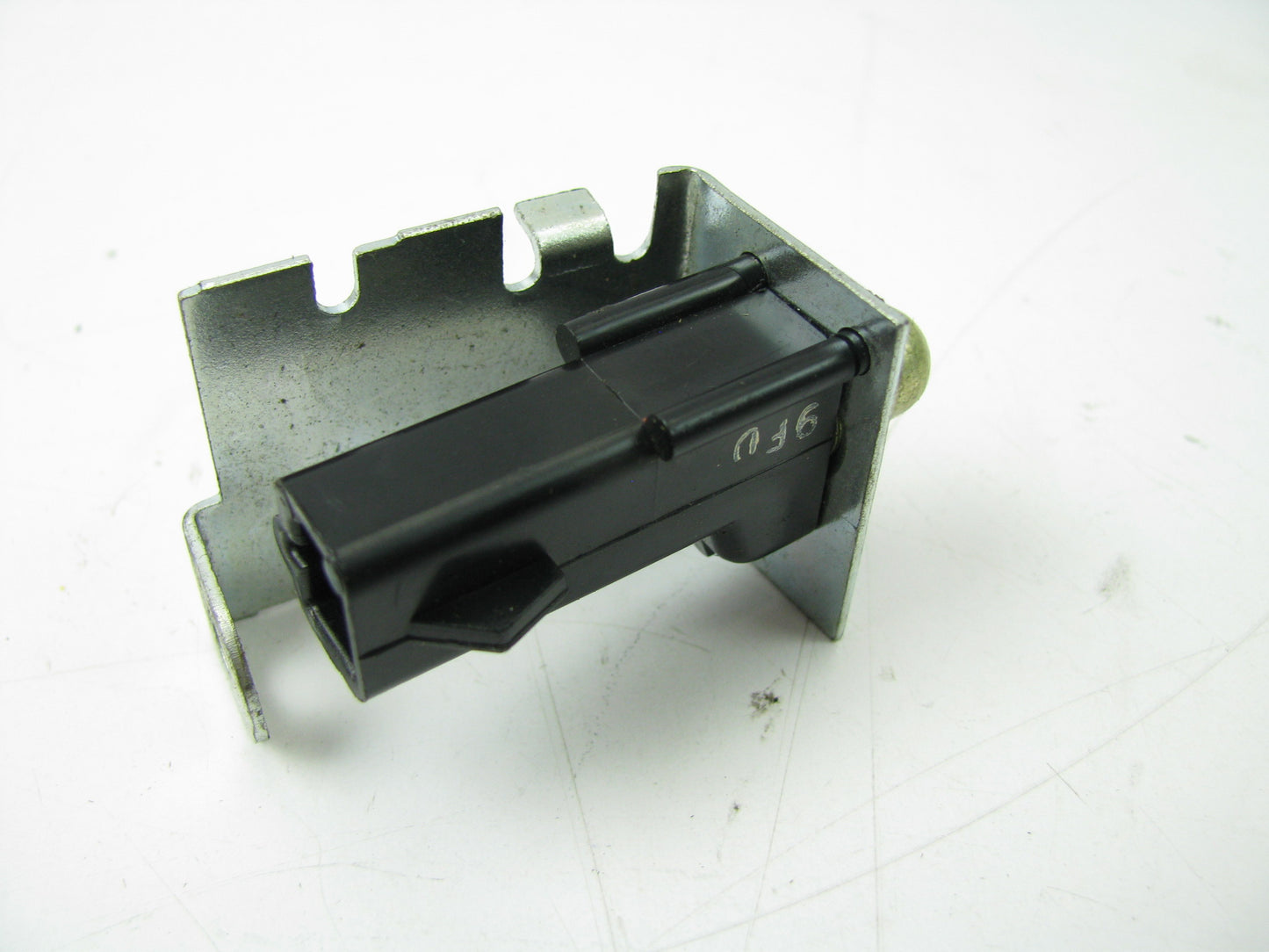 NEW - OUT OF BOX - OEM FORD E8EB-15N562-AA Rear Door Jamb Switch