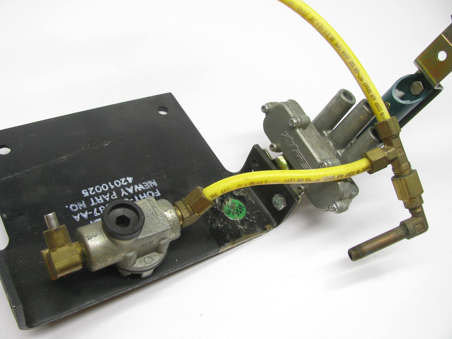 INCOMPLETE - E8HZ-5A712-D Rear Suspension Level Valve 1988-1990 L-Series Neway