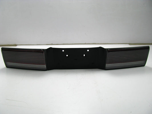 1988-1989 Lincoln Continental Center Tail Light Lamp - Slight Damage - See Photo