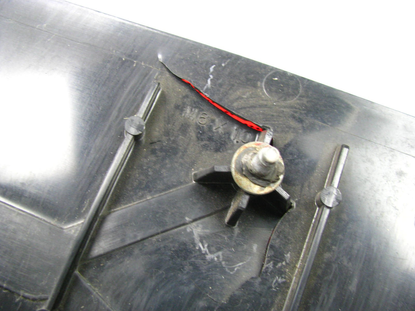 1988-1989 Lincoln Continental Center Tail Light Lamp - Slight Damage - See Photo