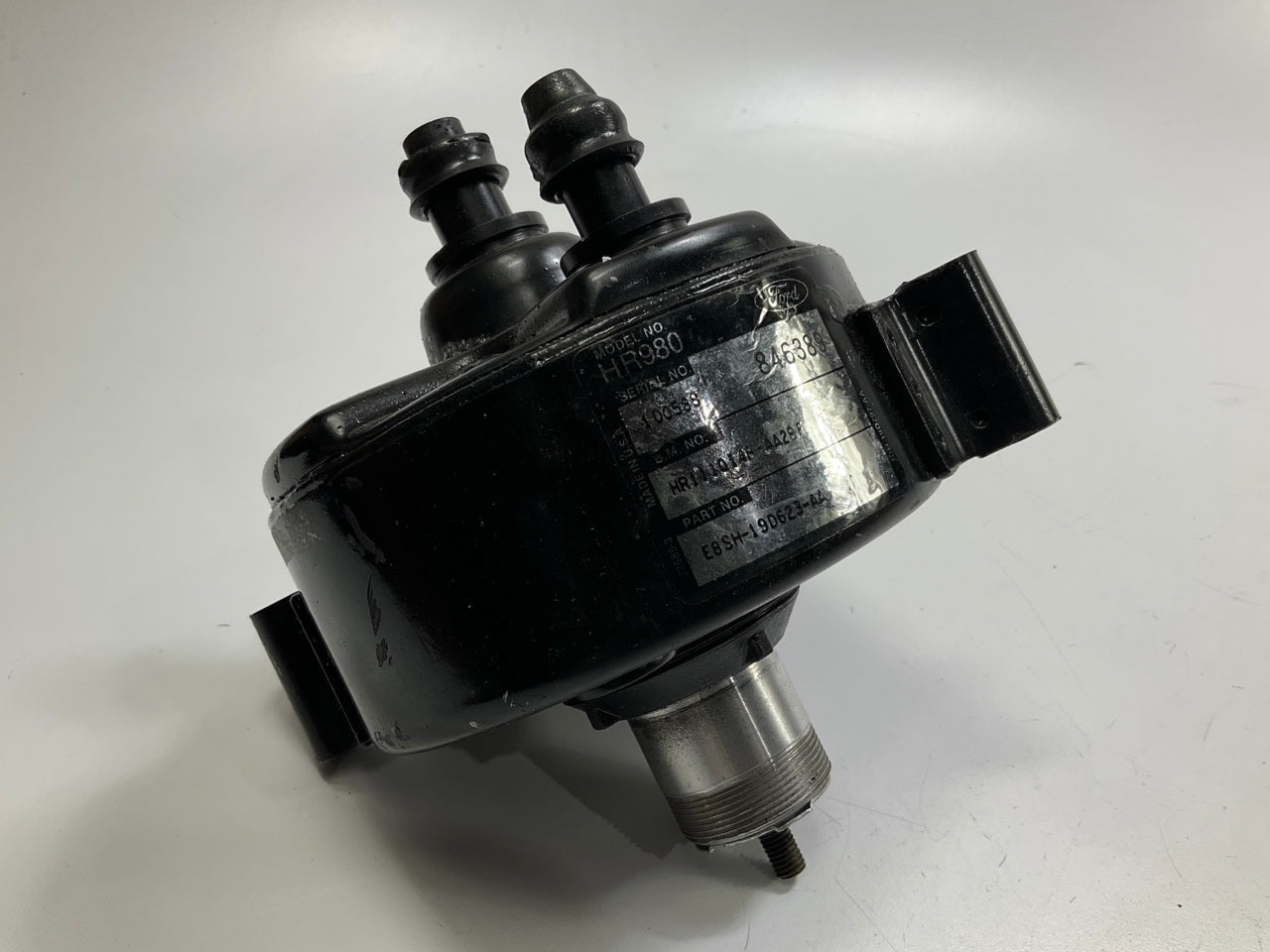 NEW UNBOXED OEM Ford E8SH-19D623-AA A/C Compressor HR980 W/O Clutch