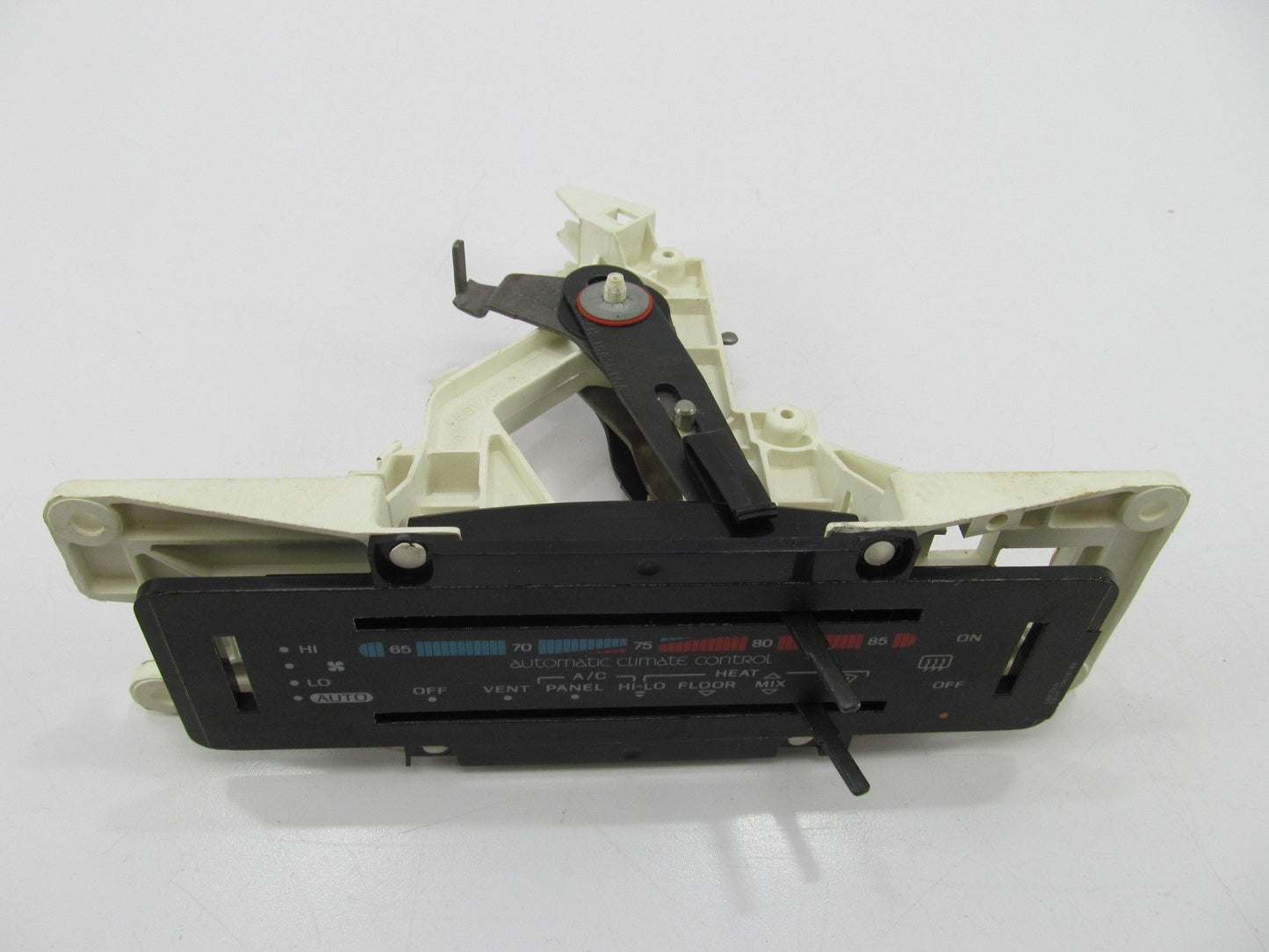 NOS OEM Ford E8VH-19808-BA HVAC A/C Control Panel Face Plate Switch