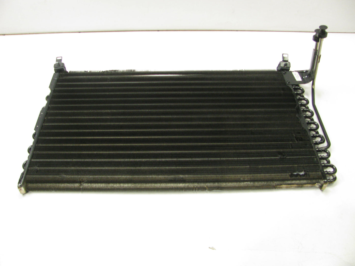 NEW OUT OF BOX - E8VY-19712-A A/C Condenser For 86-91 Ford 5.0L 5.8L 302 351 V8