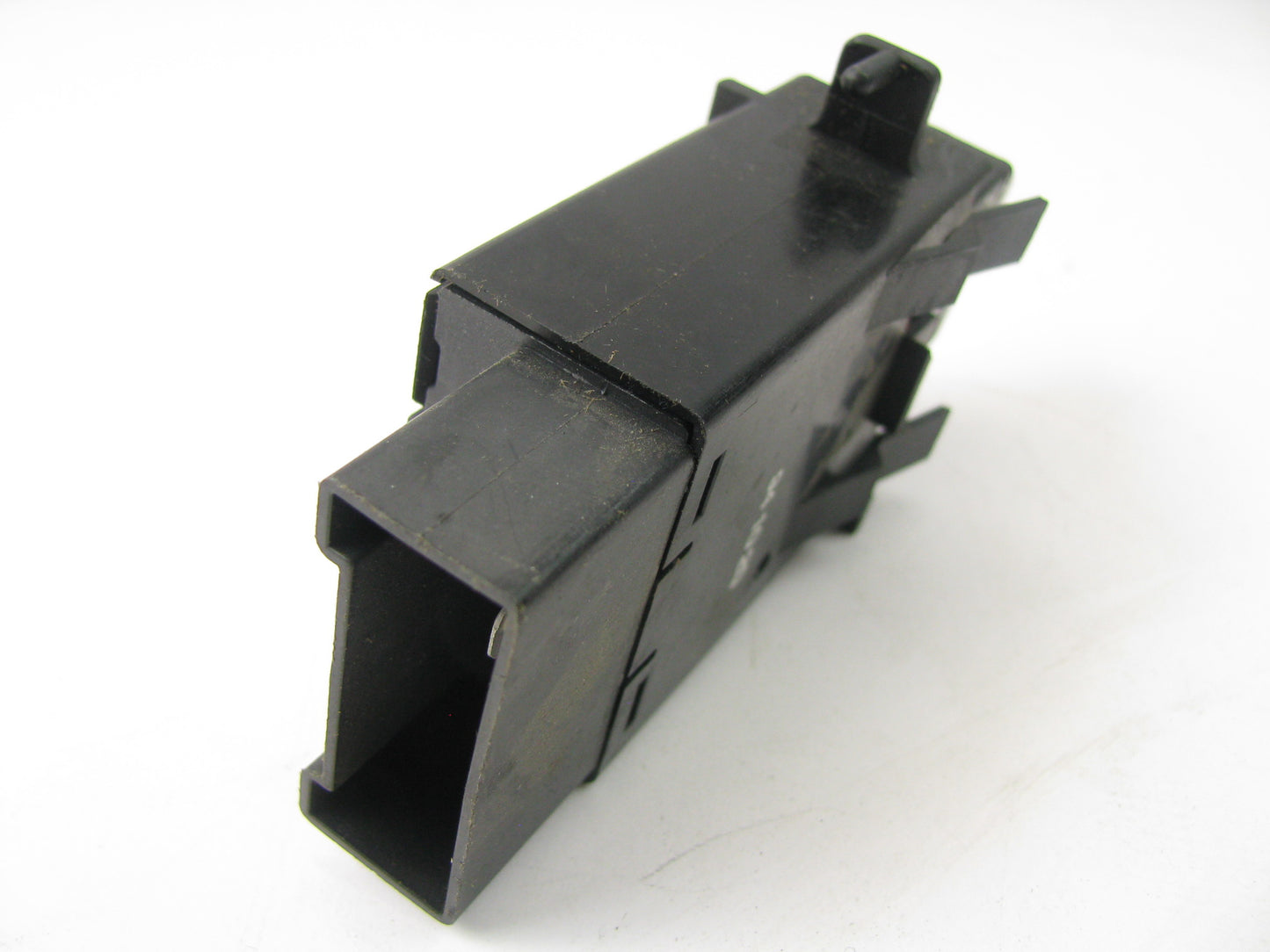 NEW - OUT OF BOX E90B-19A328-AB Rear Defrost Switch 1991-94 Lincoln Continental