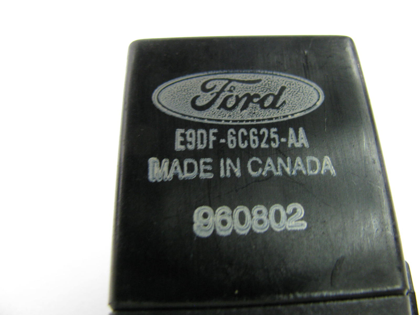 NEW - OUT OF BOX - OEM Ford E9DF-6C625-AA Low Oil Level Indicator Relay