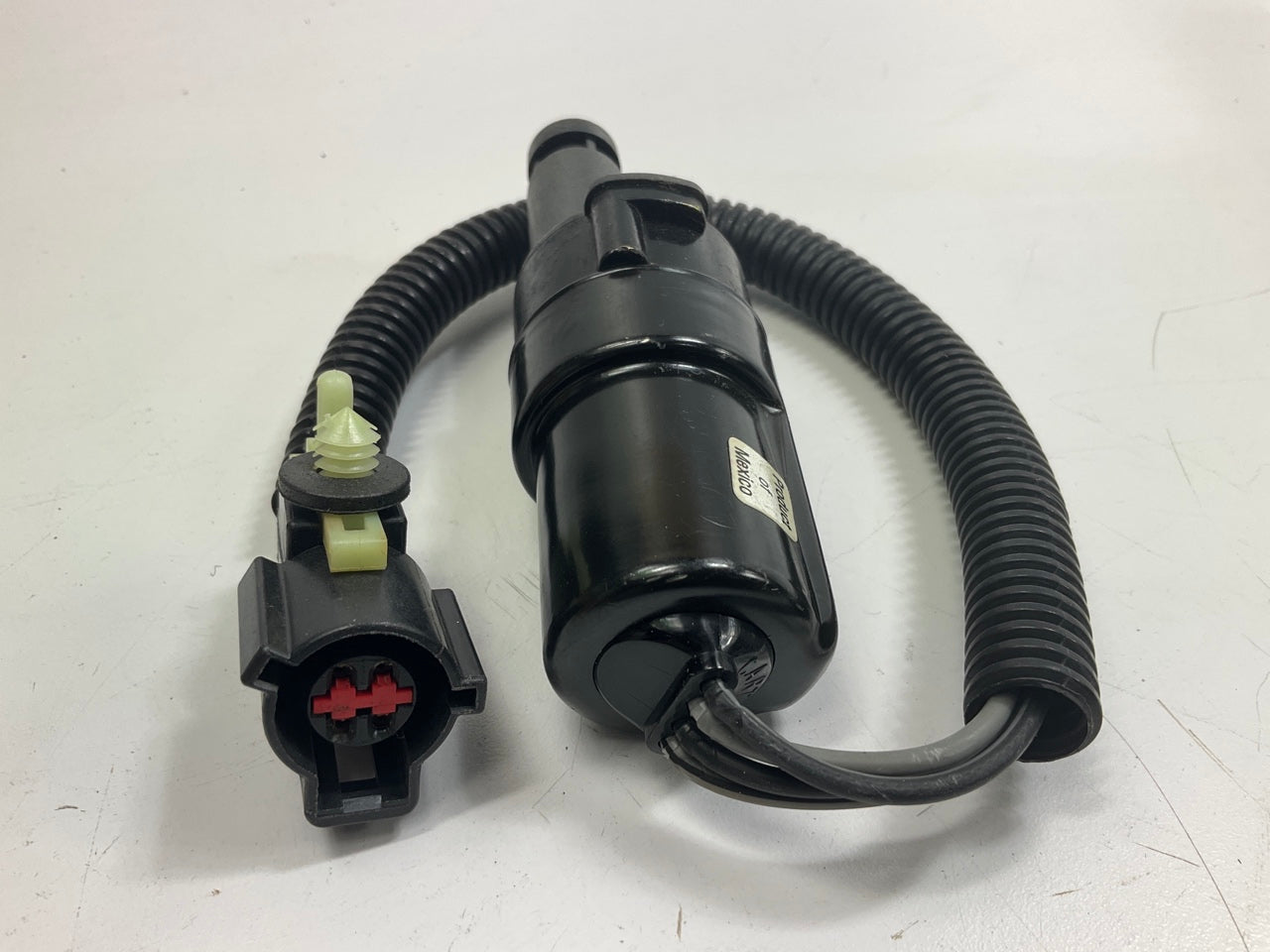NEW - OUT OF BOX - OEM Ford E9DF-9N825-AA Idle Air Control Valve IAC