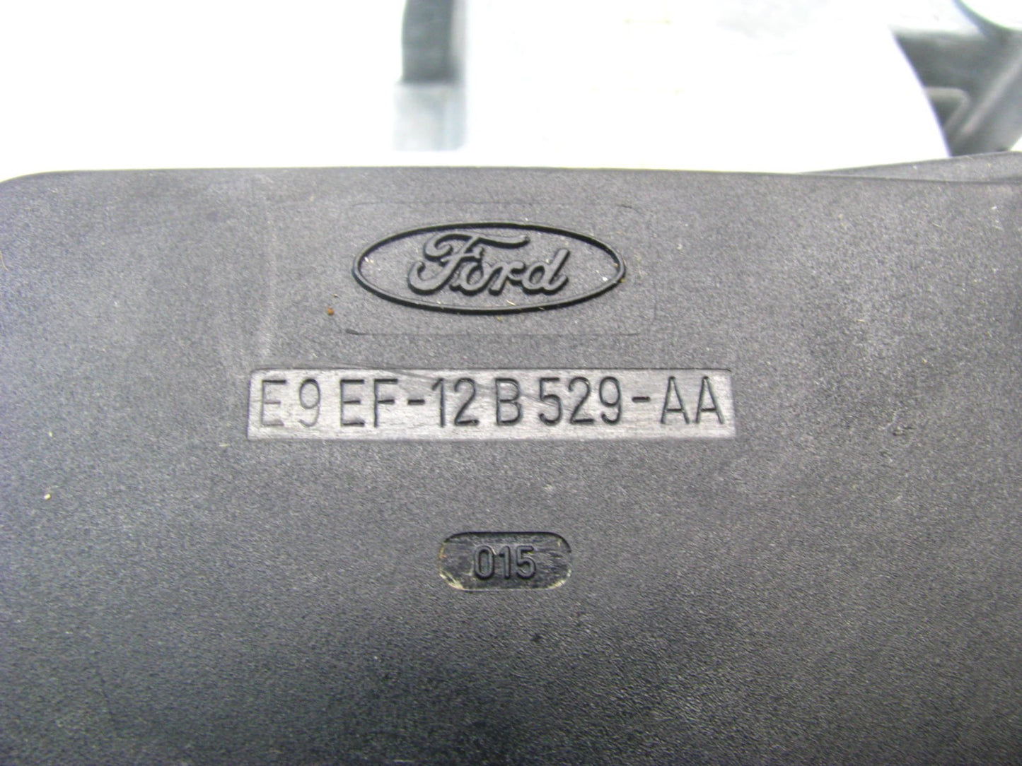 NEW - OUT OF BOX - OEM Ford E9EF-12B529-AA Mass Air Flow Meter MAF Sensor