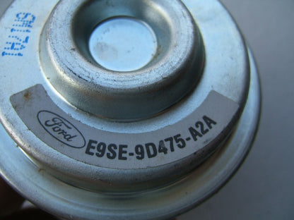 NEW - OUT OF BOX - OEM FORD E9SE-9D475-A2A EGR Valve