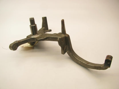 NEW OUT OF BOX OEM Ford RIGHT Steering Knuckle Spindle 89-92 Thunderbird, Cougar